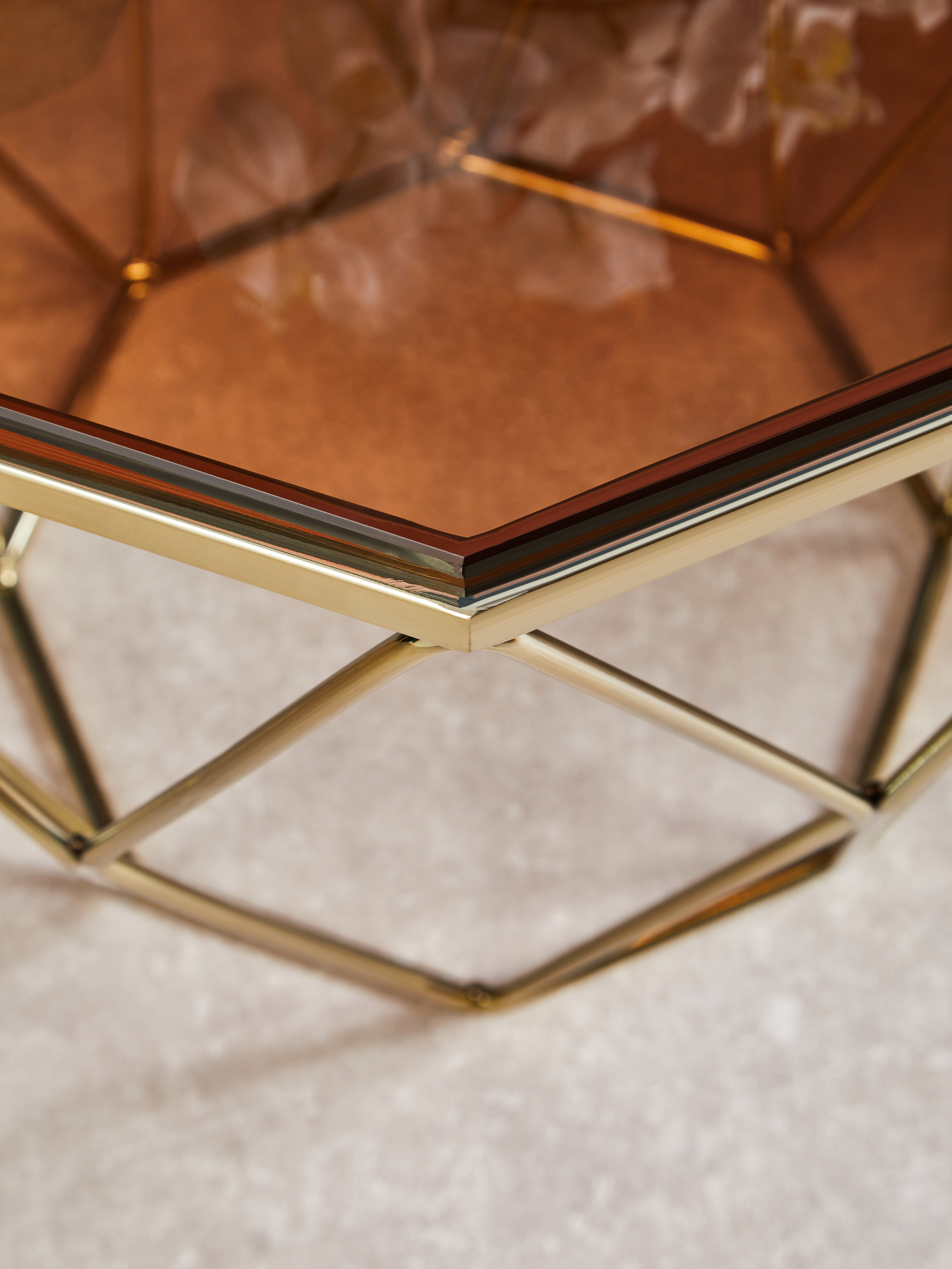 Beistelltisch Allure mit Gebürstetem Bronzefuß
