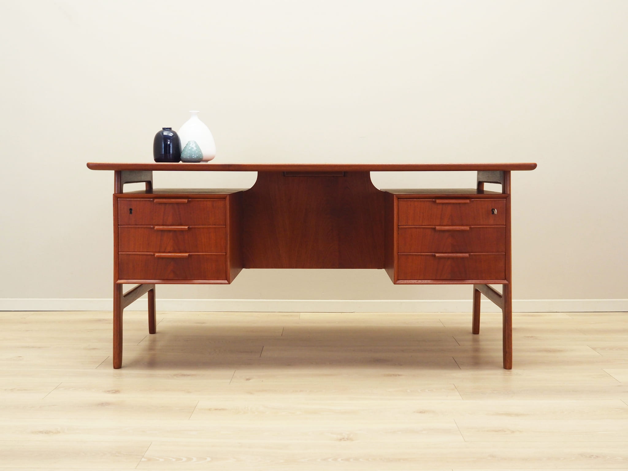 Vintage desk teak brown 1970s