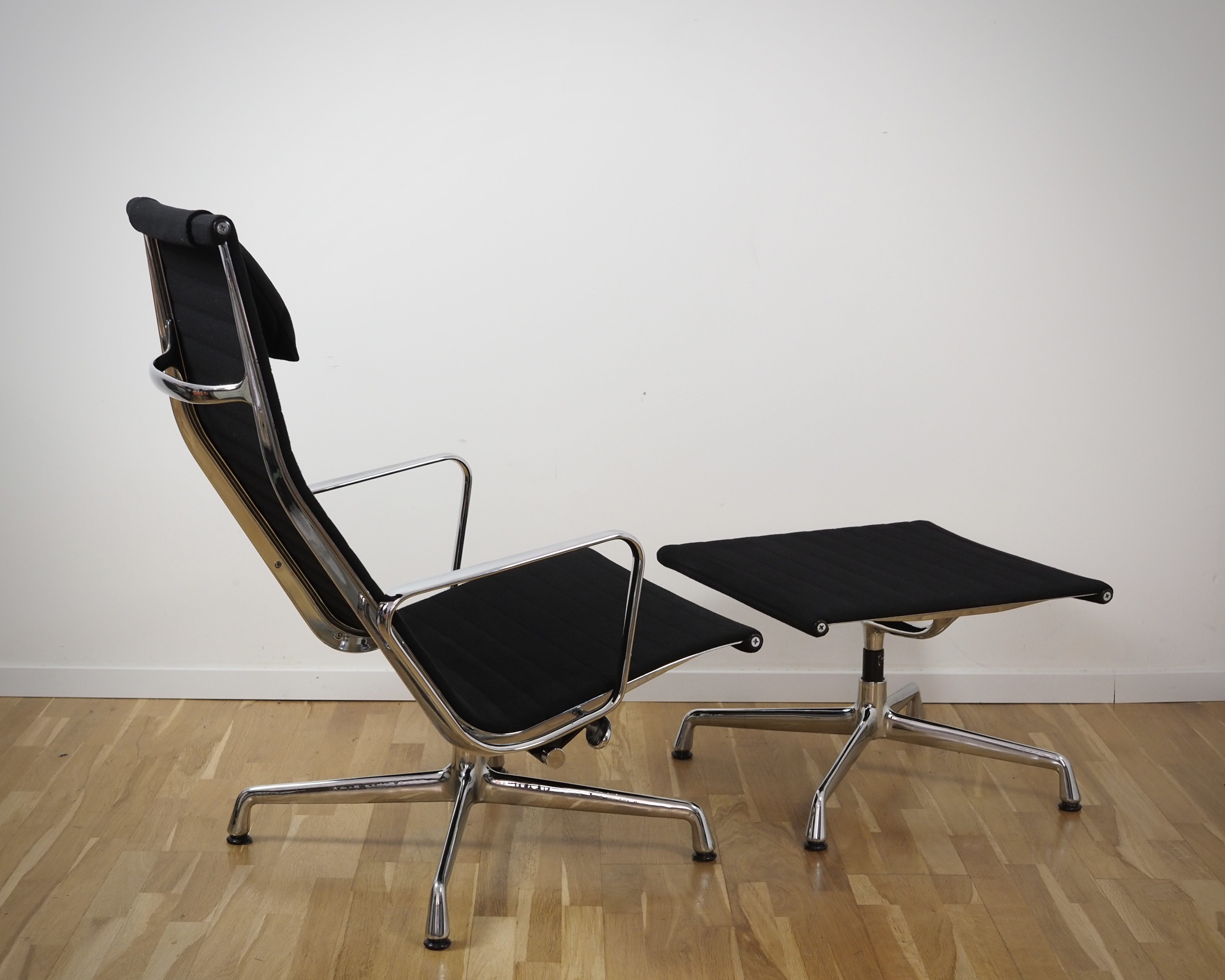 Aluminium Chair EA 124 & EA 125 Hopsack Schwarz