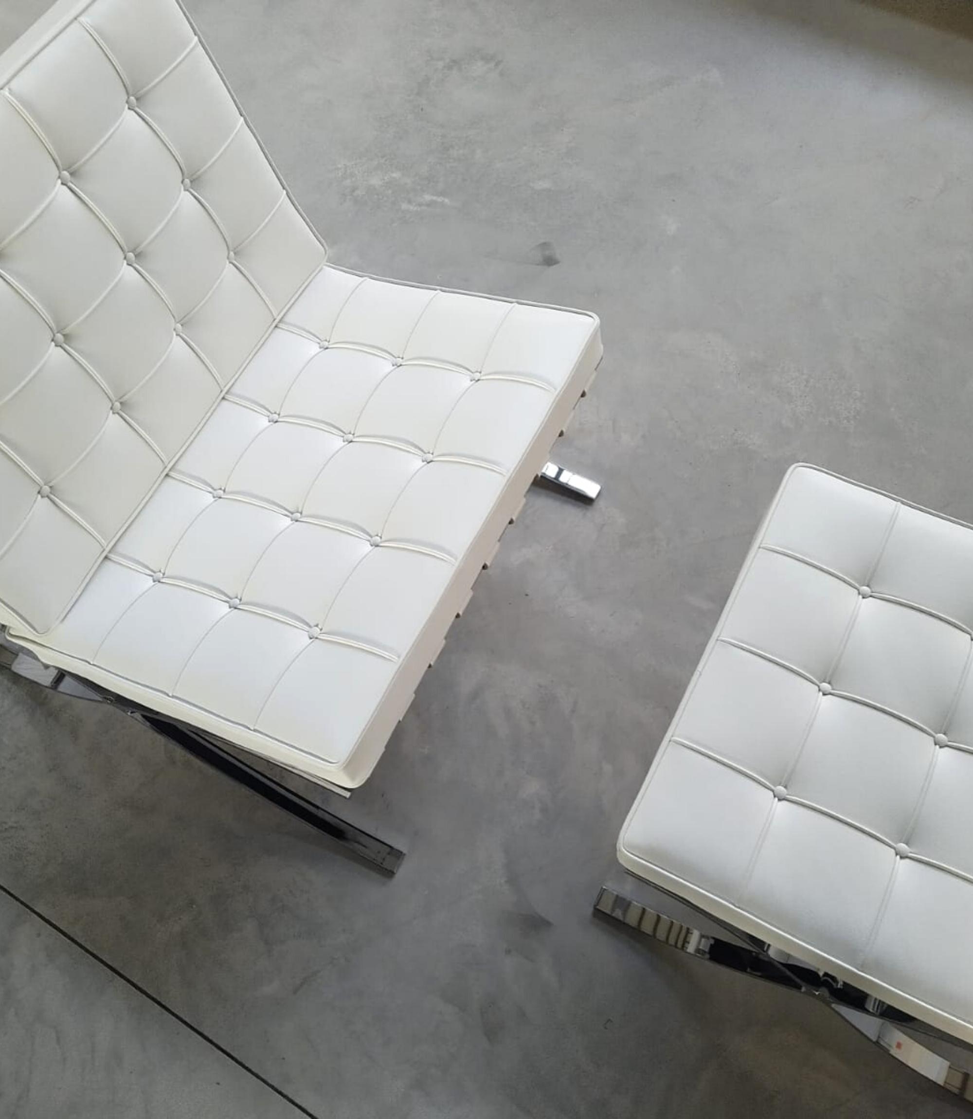 Original Barcelona Sessel mit Hocker Sabrina Leder Weiß