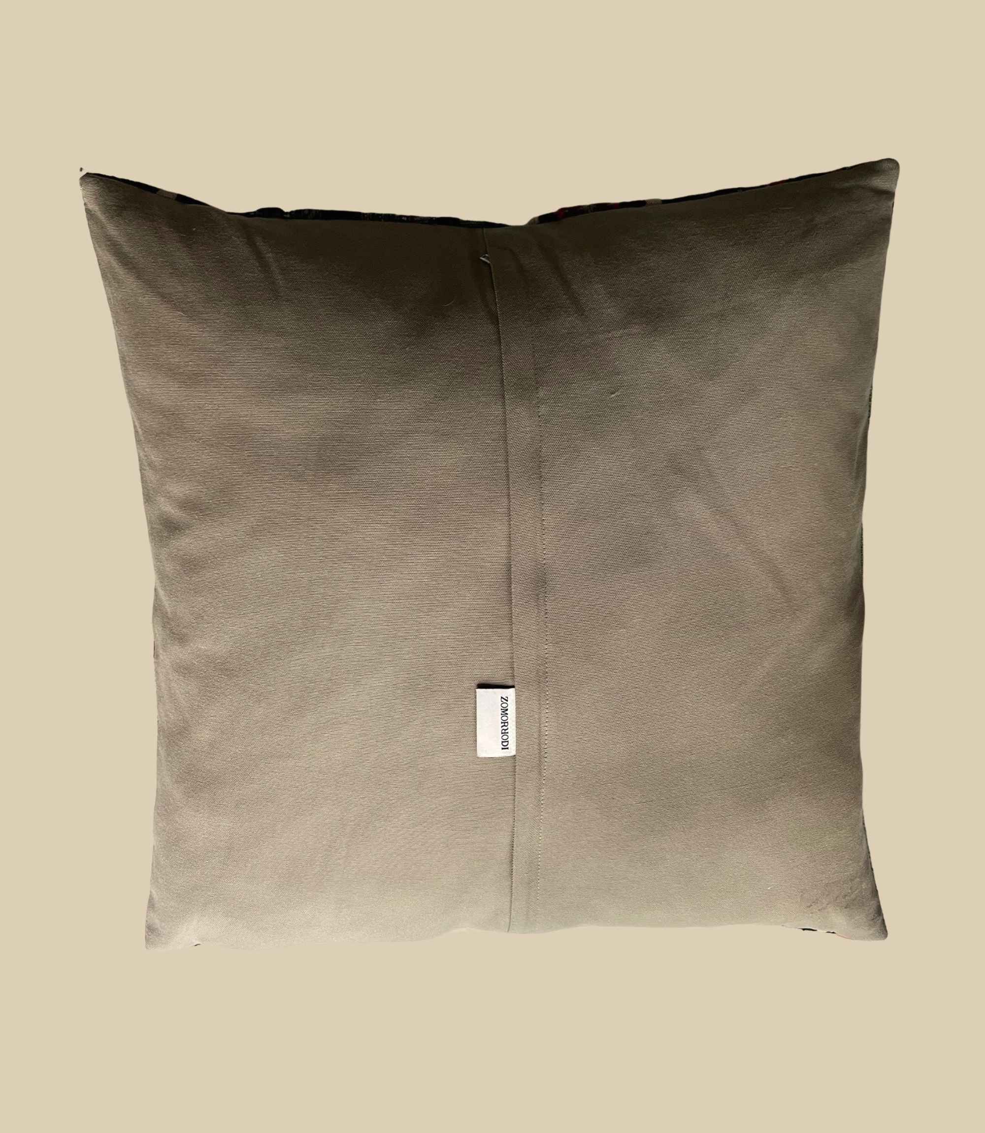 Großes Besticktes Kelim Kissen Unikat mit Füllung