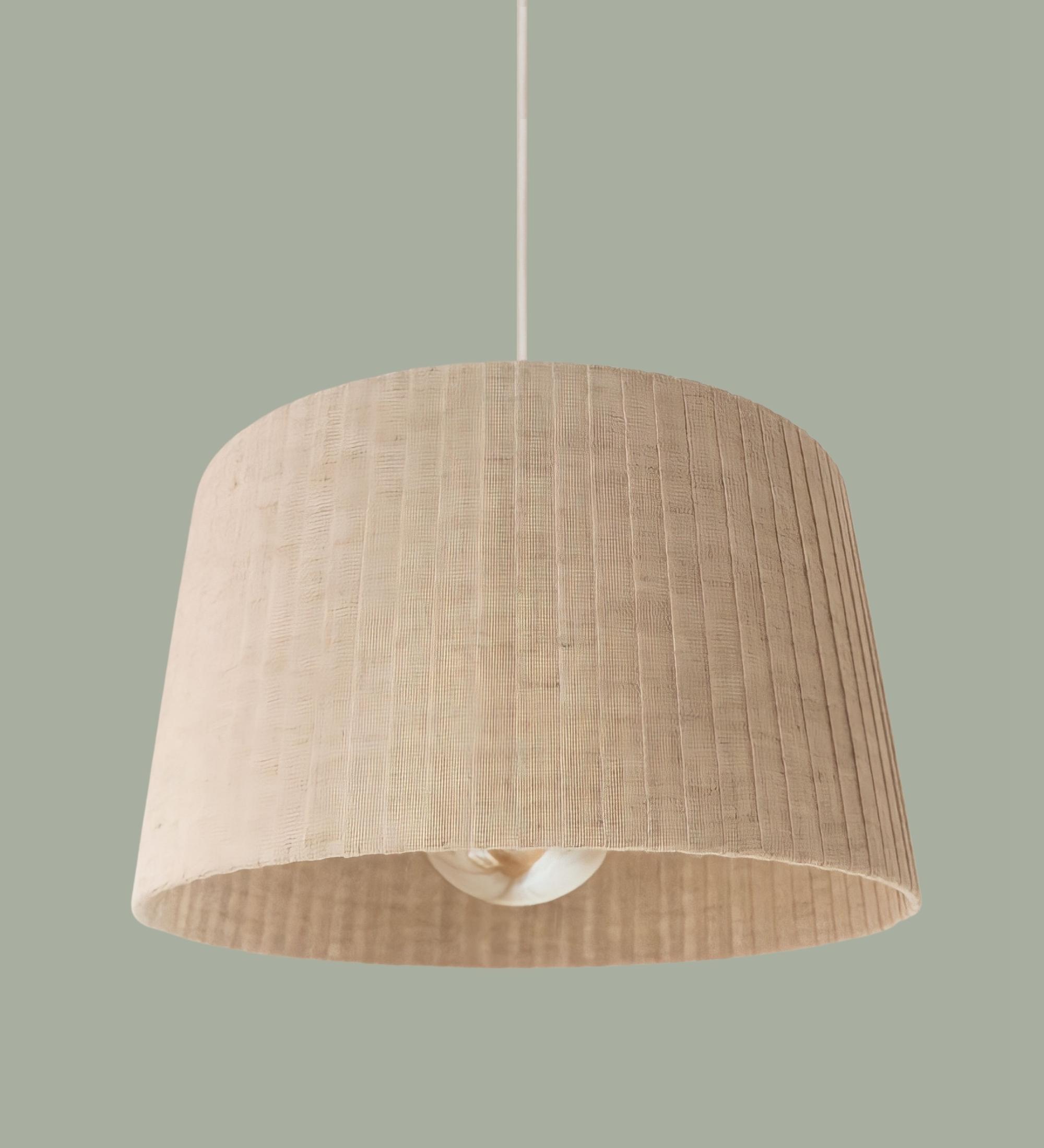 Pendellampe mit Leinenschirm