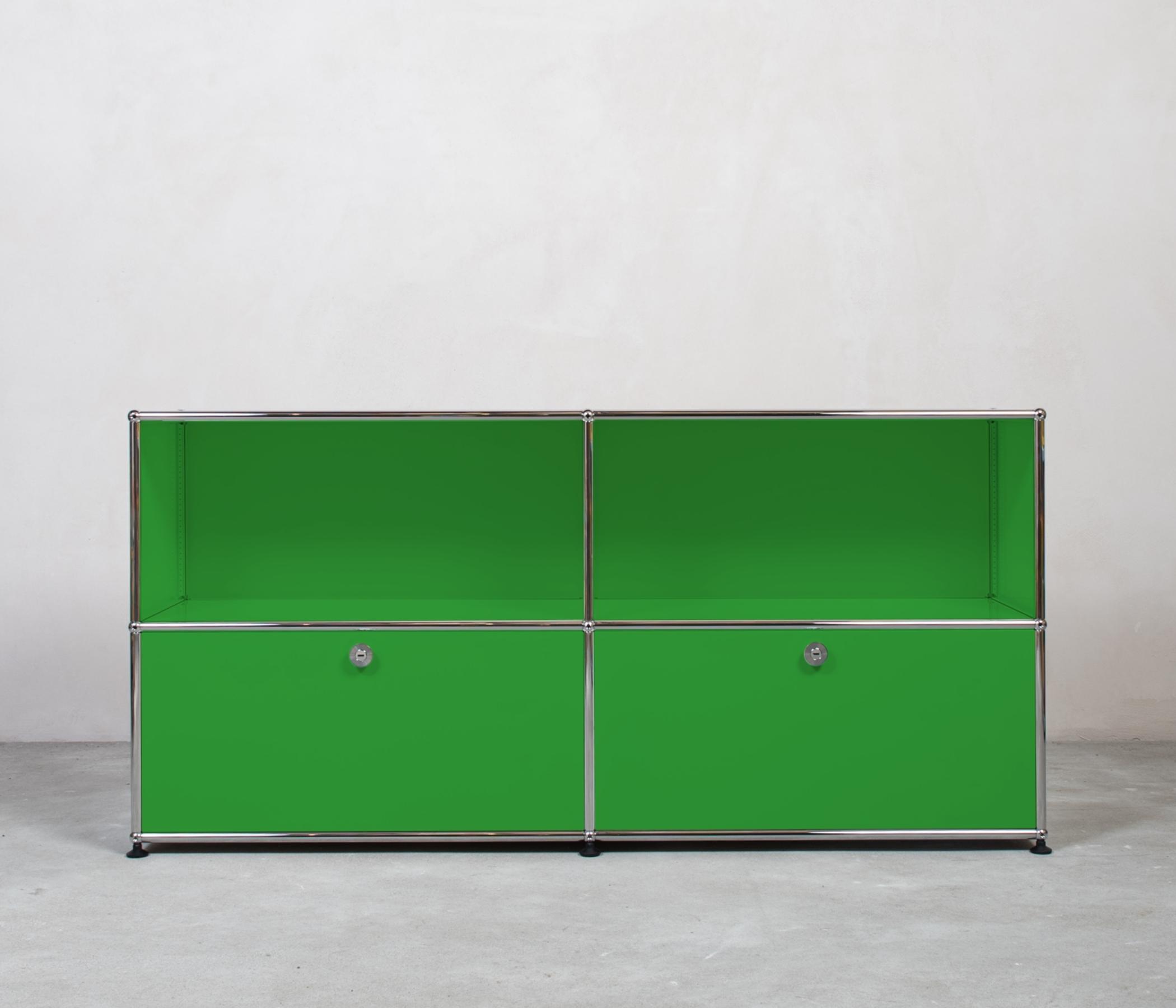 USM Haller Sideboard 2x2 Fächer oben offen Grün