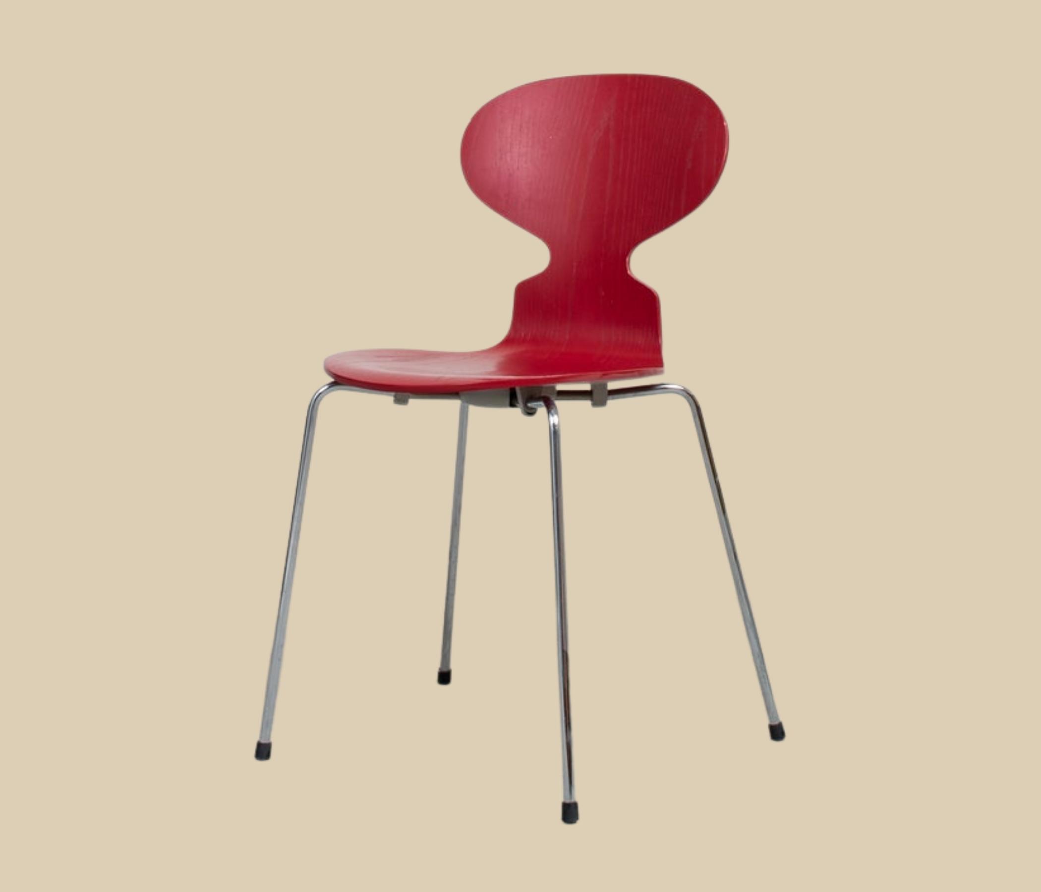 Fritz Hansen Stuhl Ameise Rot