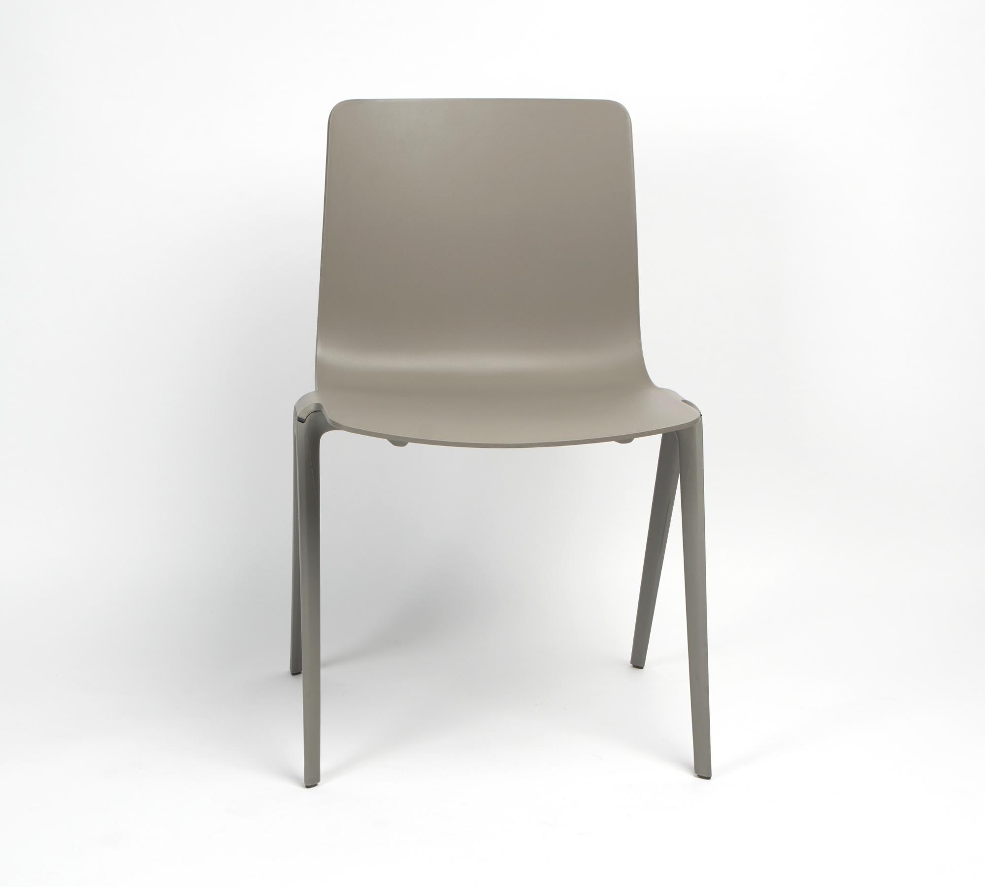 Minimalistischer Indoor-Outdoor Stuhl Stapelbar, Grau