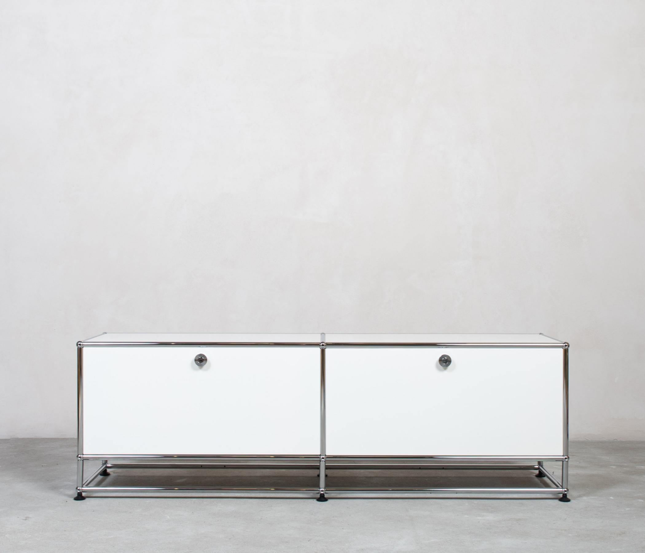 USM Haller Sideboard 2x1 Fächer Reinweiß