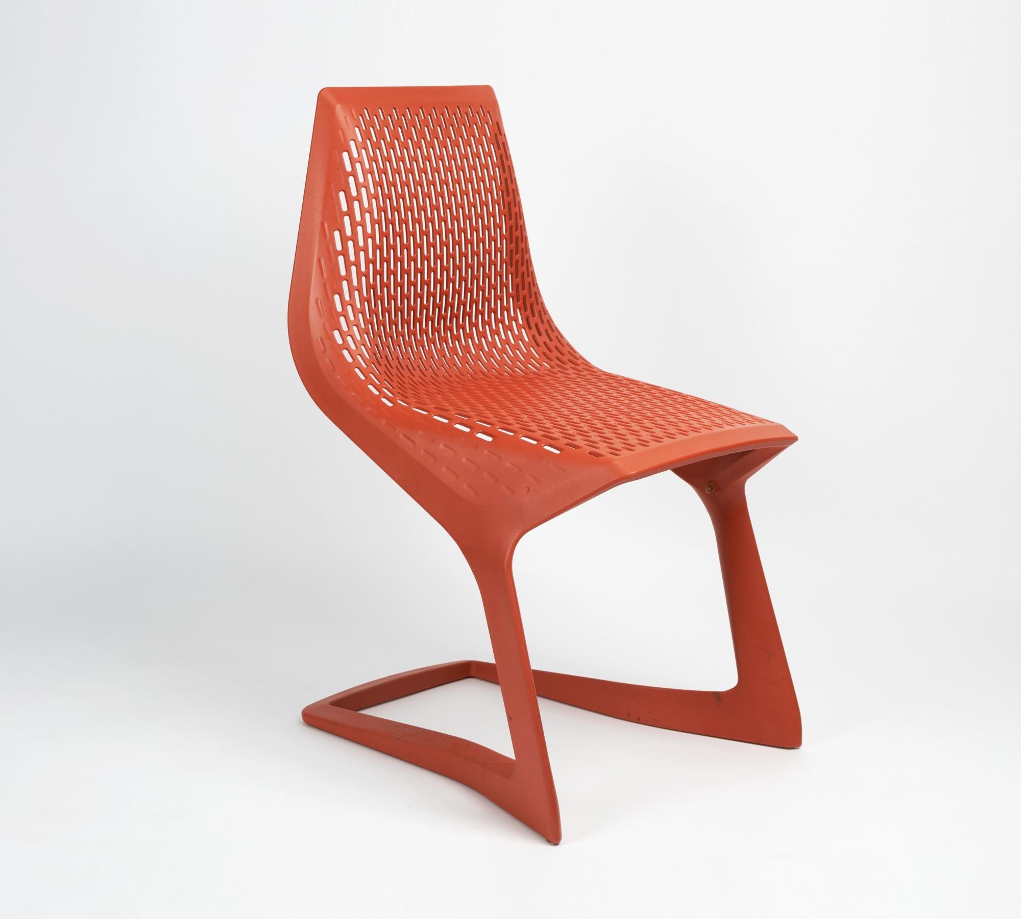 Freischwinger MYTO aus der Dauersammlung MoMA NY