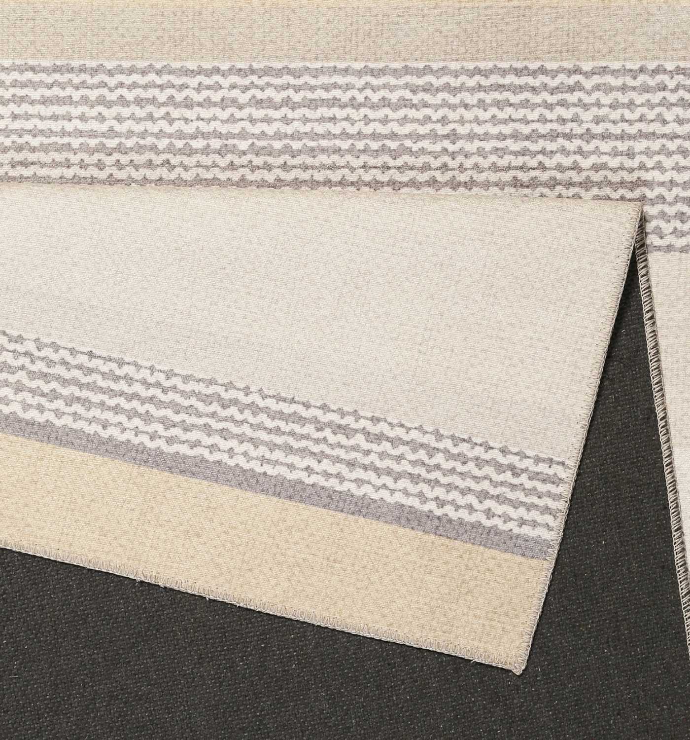 Kurzfloor-Teppich mit Streifenmuster