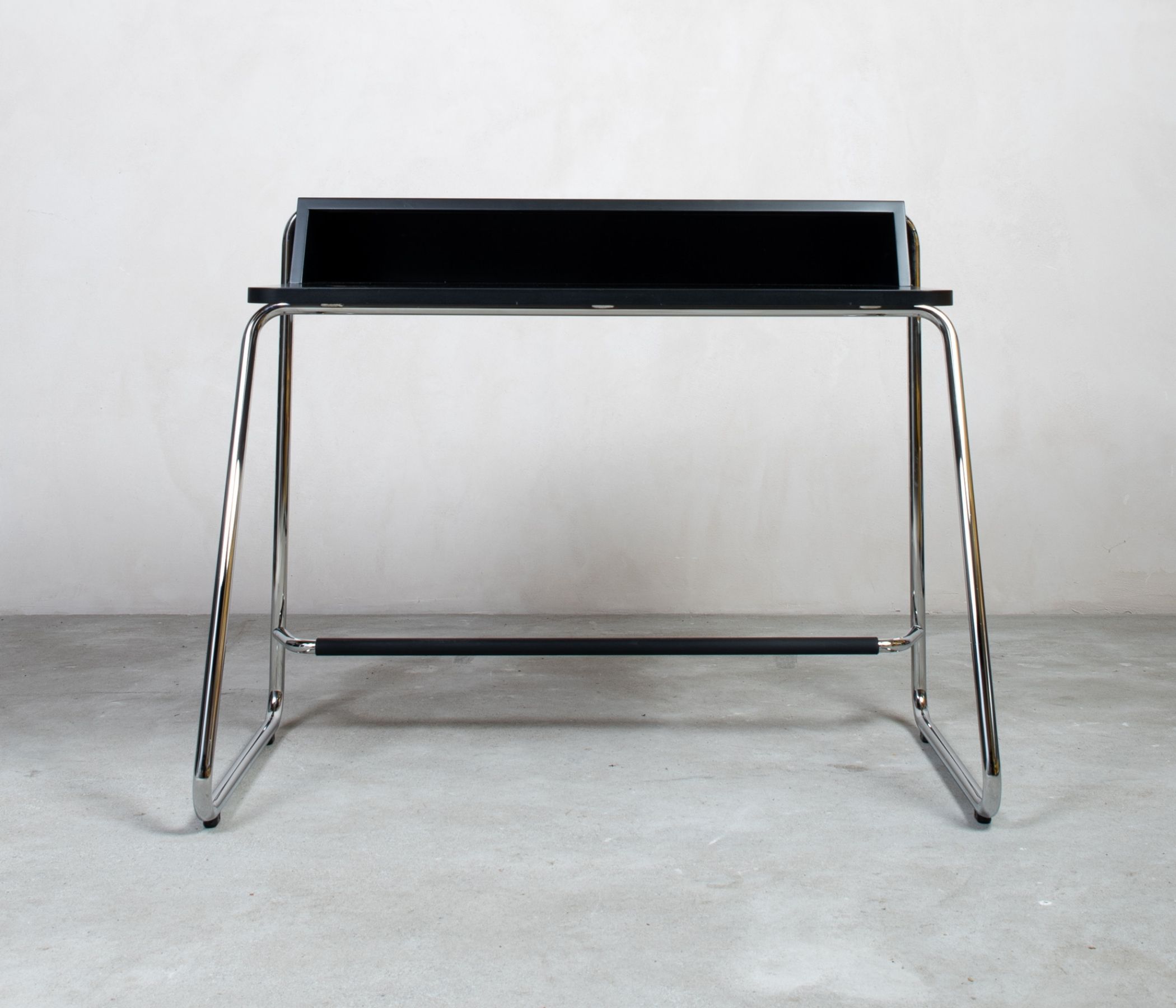 Thonet S 1200 Sekretär schwarzes Holz und Metall