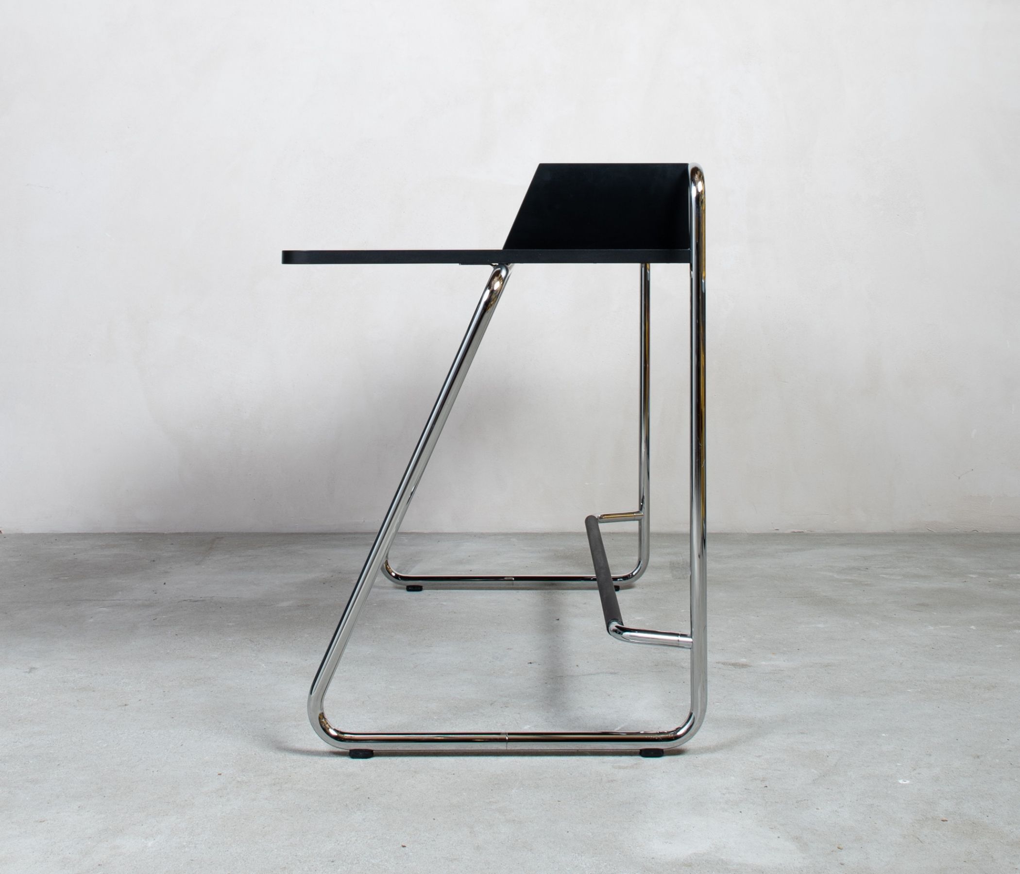 Thonet S 1200 Sekretär schwarzes Holz und Metall