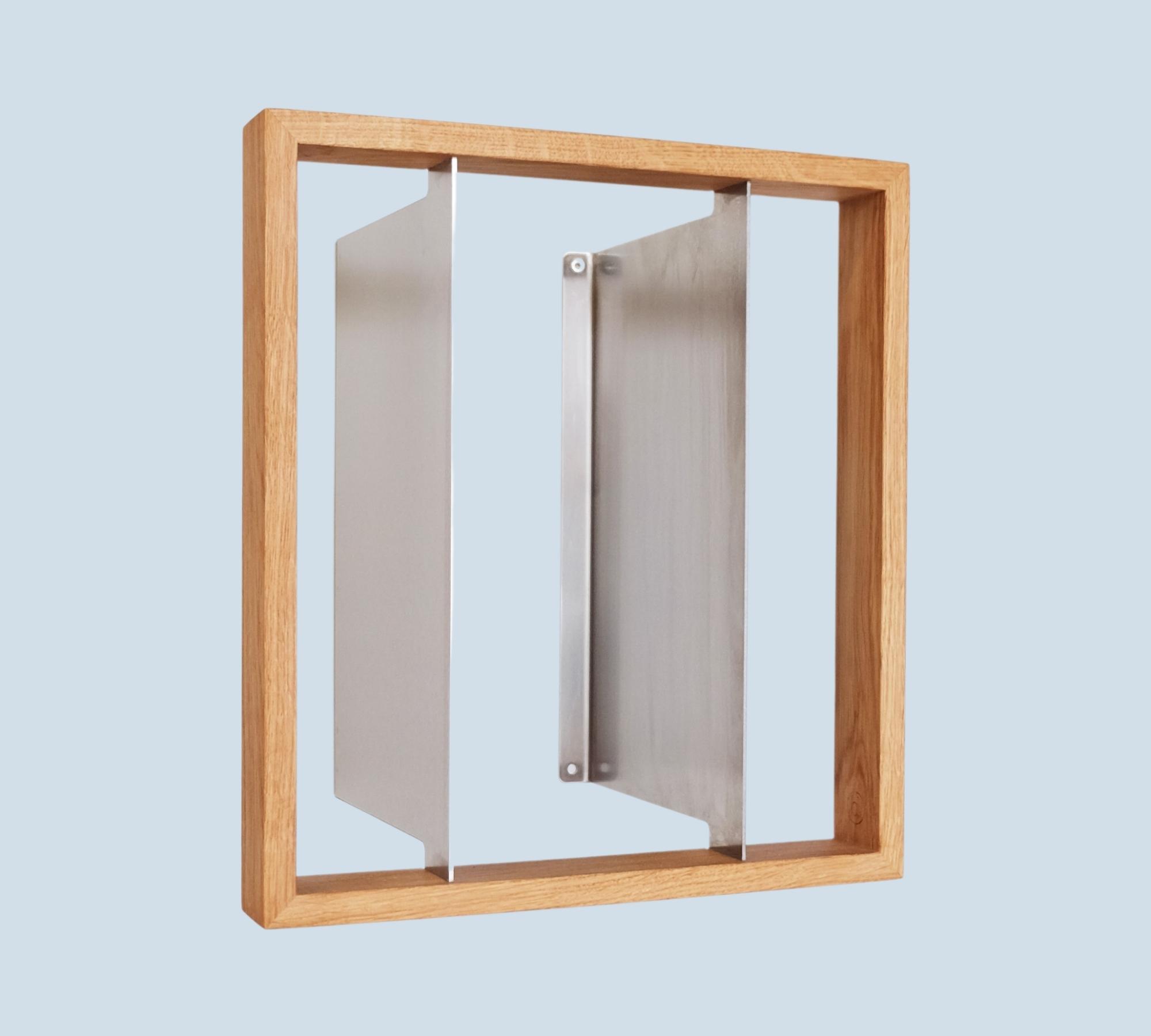 Minimalistisches Plattenregal mit rechteckigem Eichenrahmen
