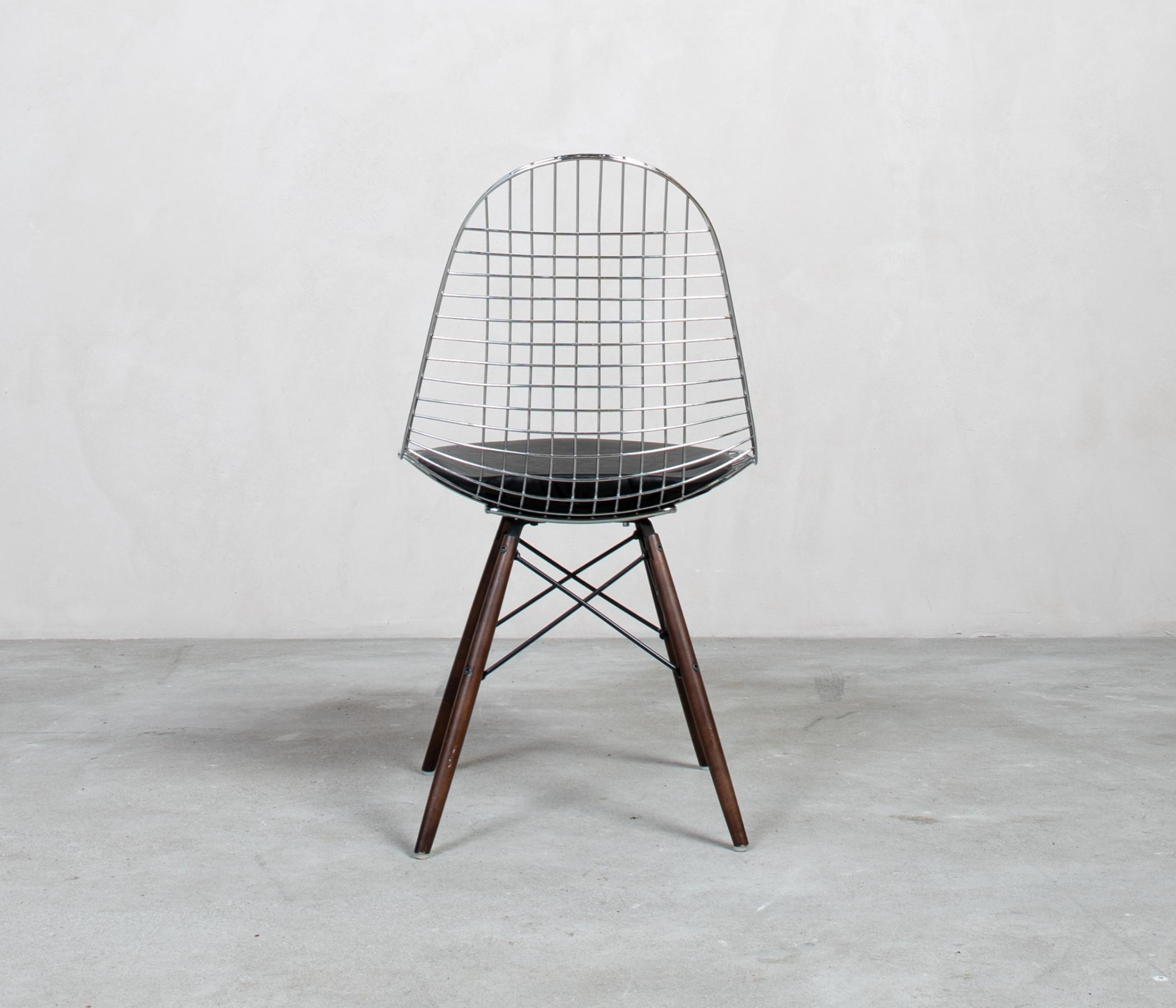 Vitra Eames Wire Chair DKW mit Sitzpolster Metall