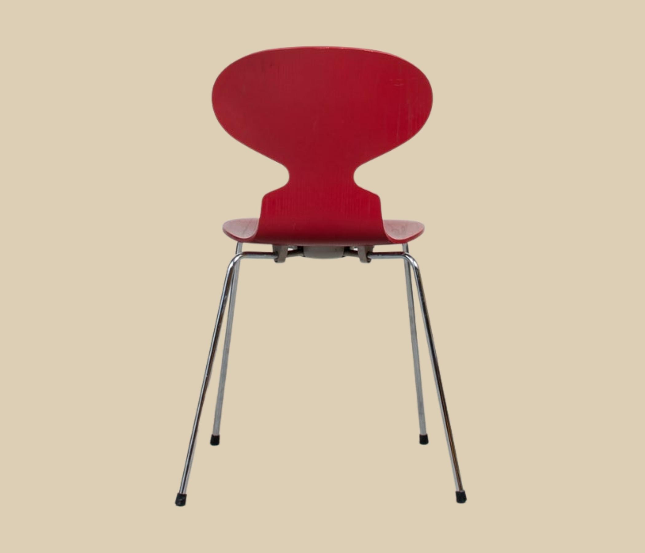 Fritz Hansen Stuhl Ameise Rot
