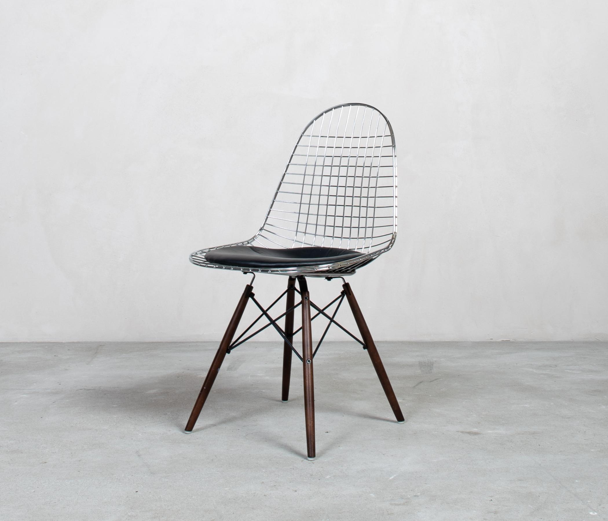 Vitra Eames Wire Chair DKW mit Sitzpolster Metall