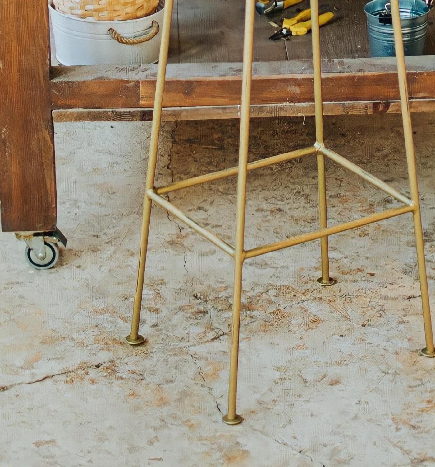 Barhocker mit Antik-Goldenen Beinen