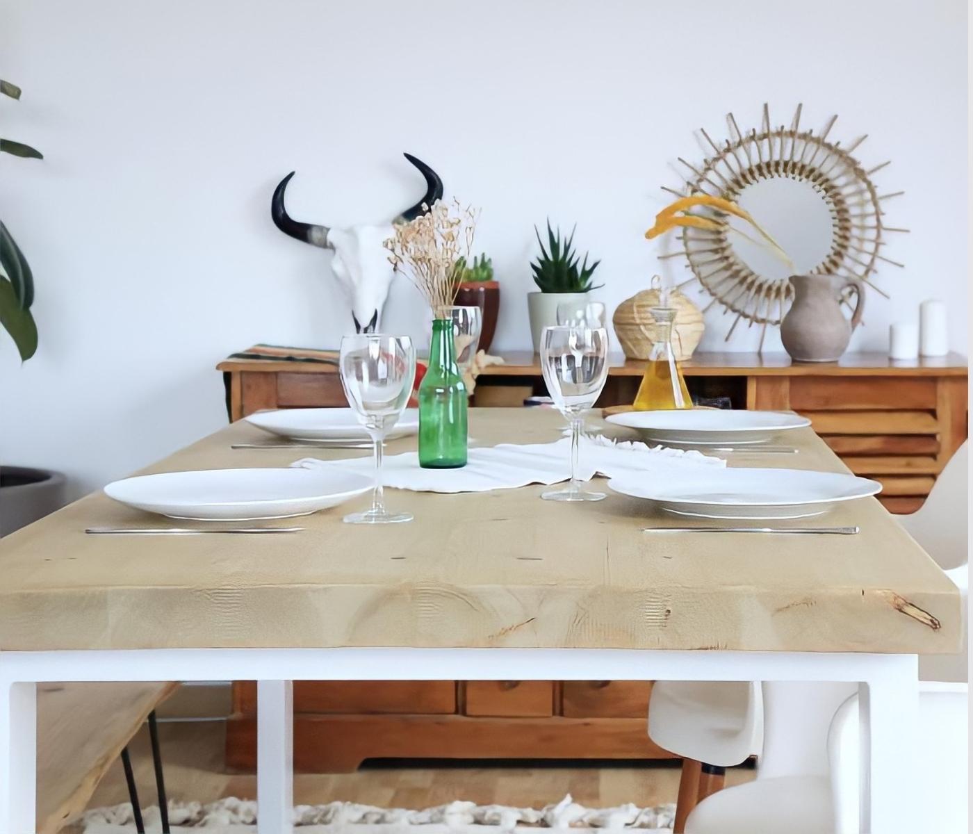 Esszimmertisch mit weißem Metallgestell Olivholzoptik