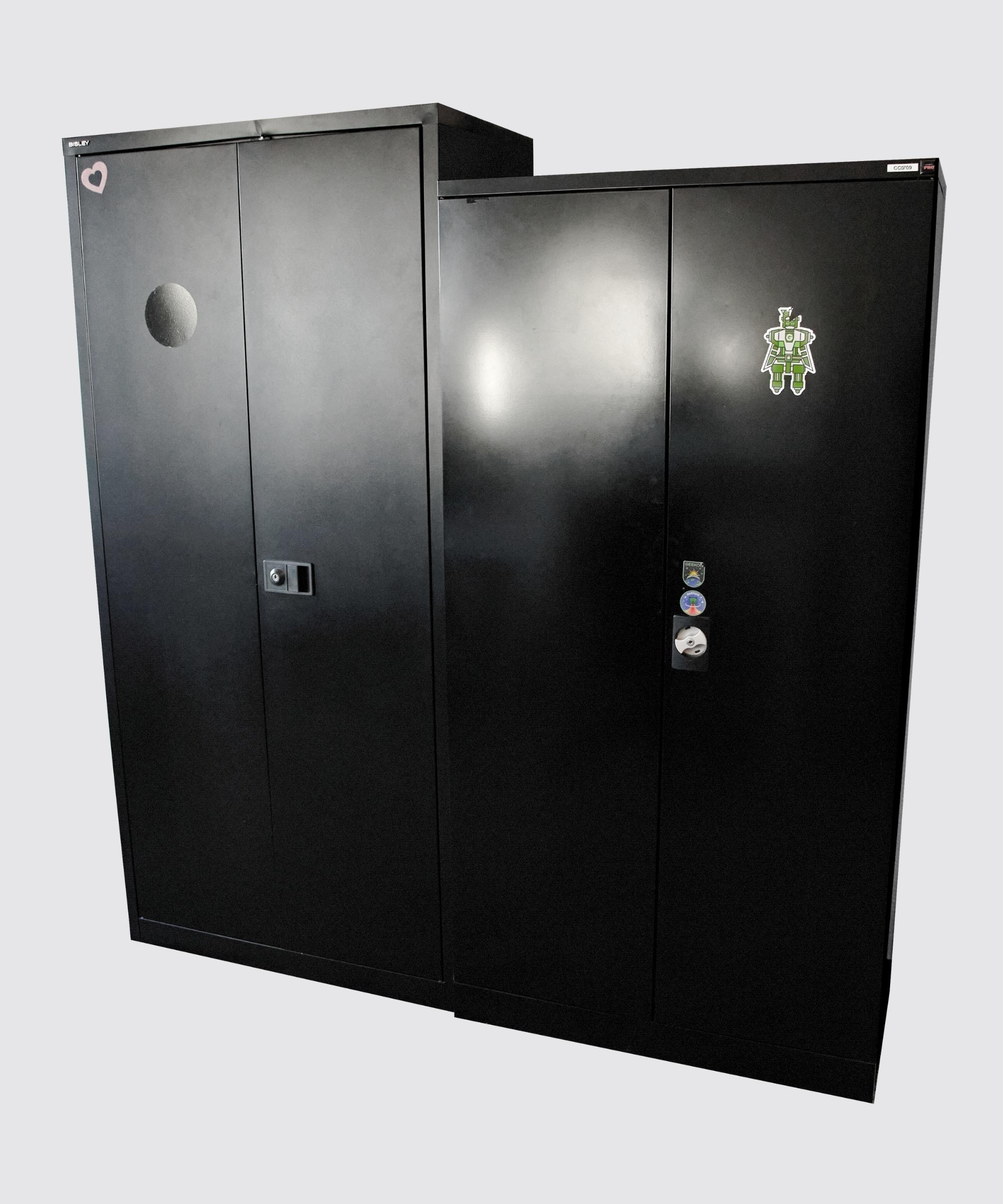Großer Metallschrank Schwarz