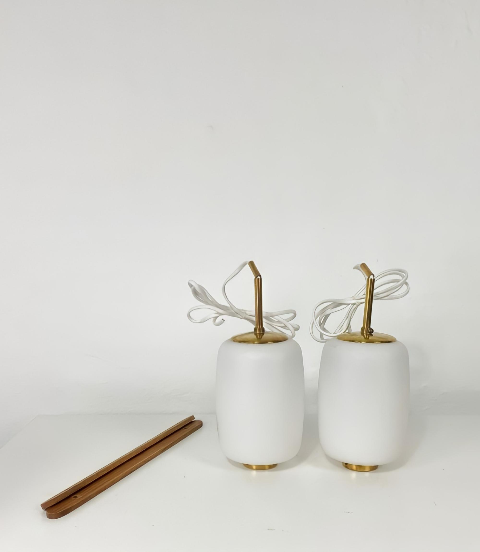 Dänische Mid-Century Hängeleuchte von Bent Karlby