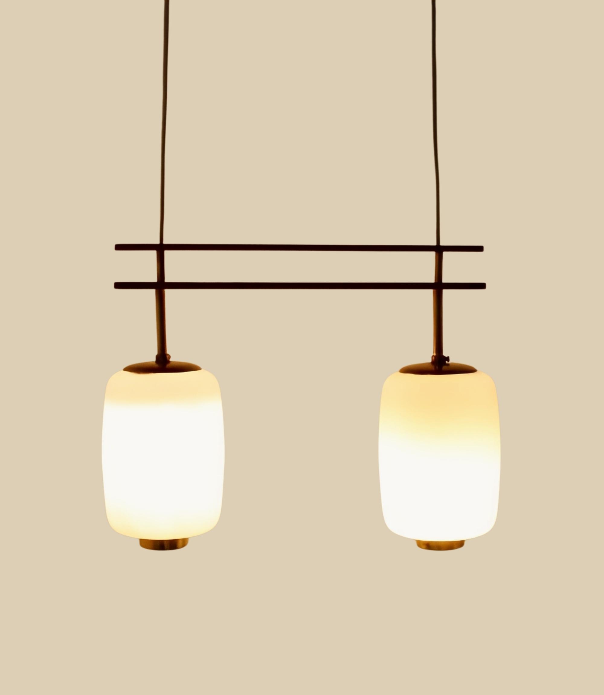 Dänische Mid-Century Hängeleuchte von Bent Karlby
