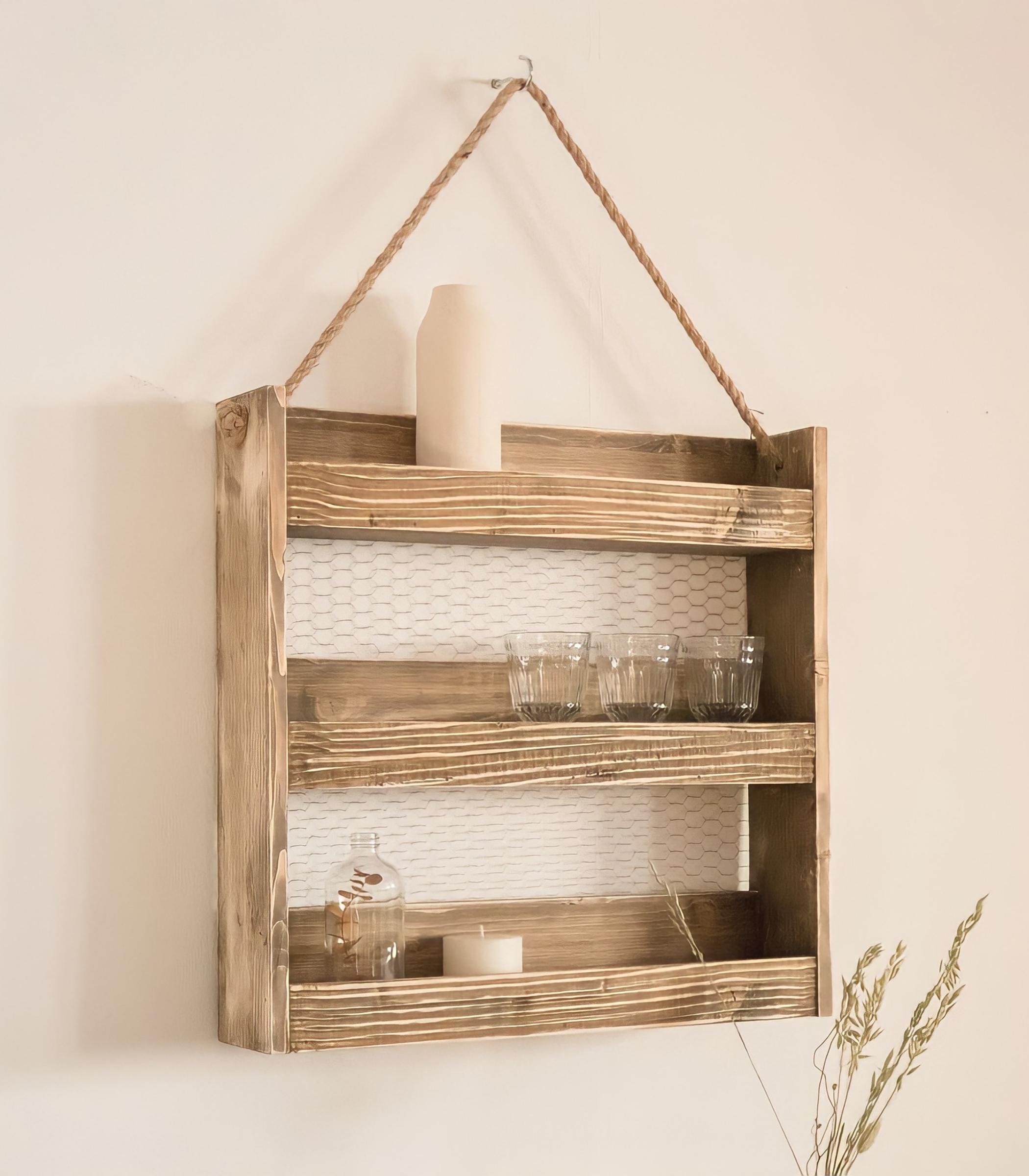 Wandregal aus recyceltem Holz mit 3 Böden Nussbaumoptik