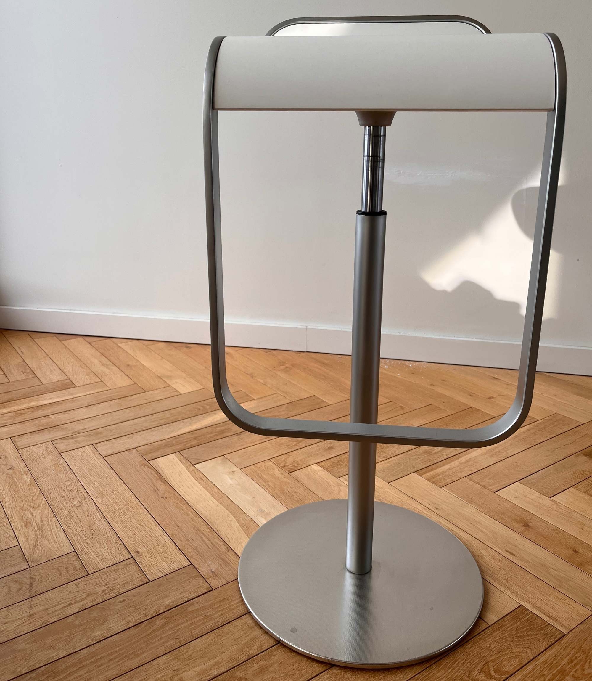 Barhocker LEM mit hohem Gestell Weiß