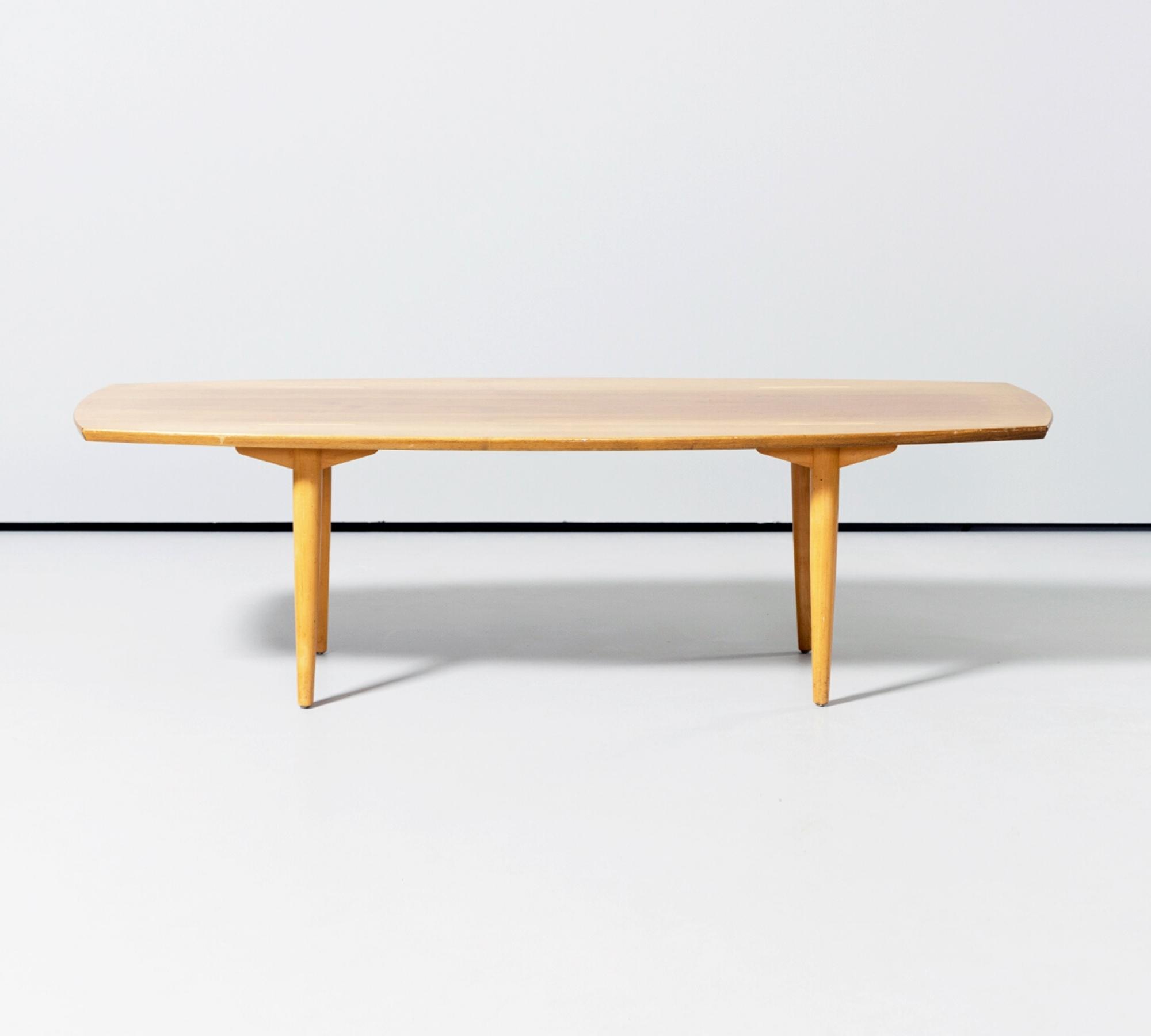 1960er Couchtisch in Bootsform Nussbaum 