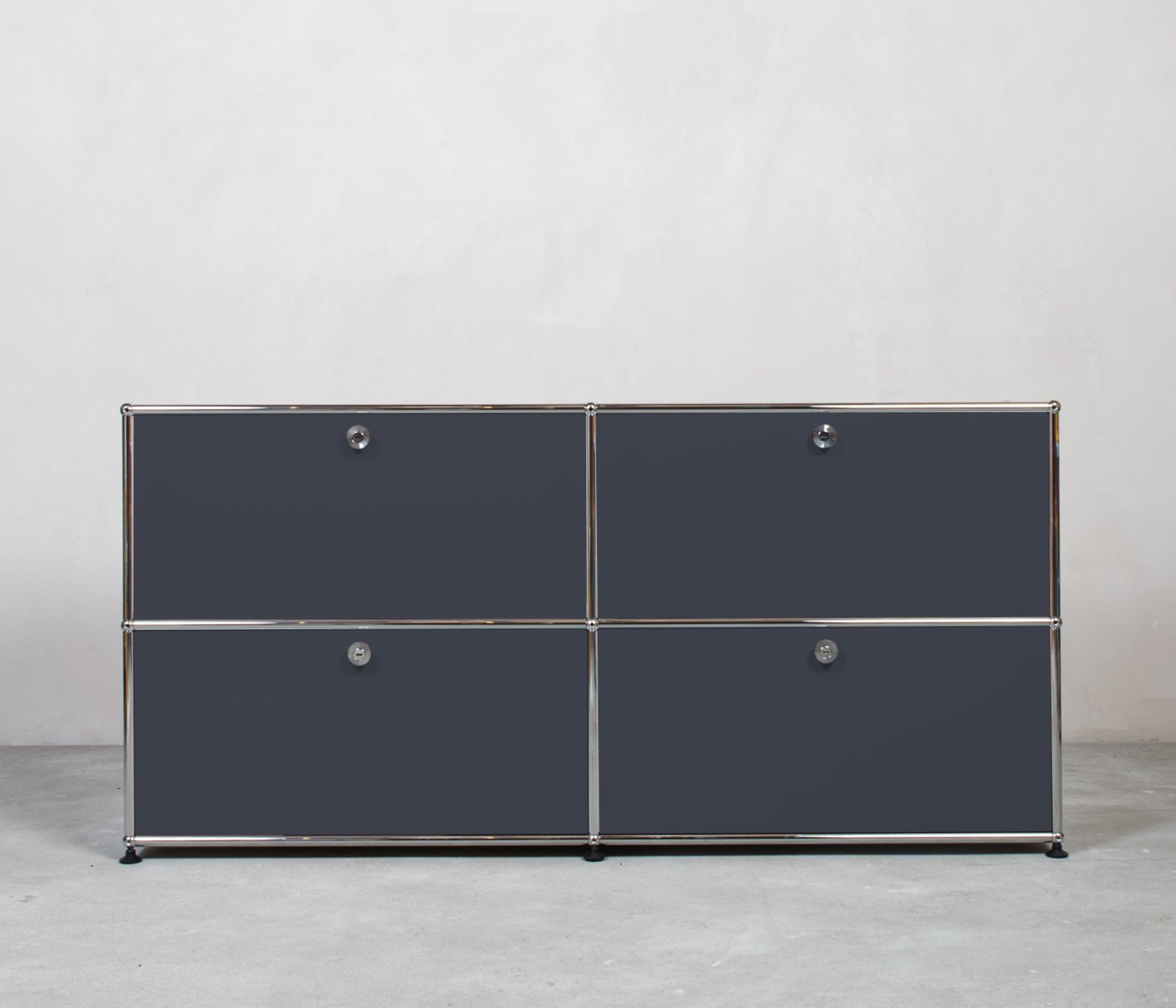 USM Haller Sideboard 2x2 Fächer Anthrazitgrau