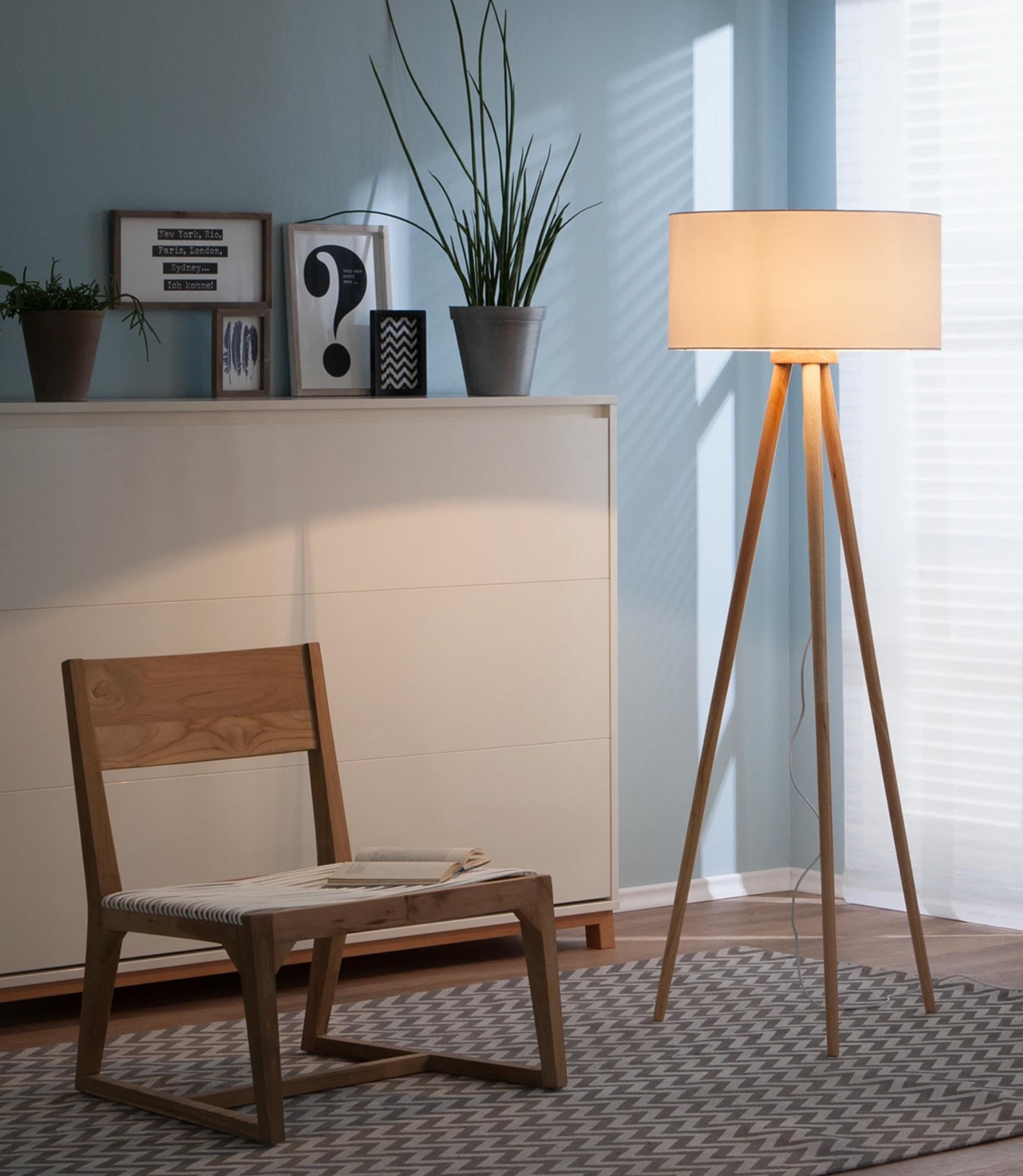 Tripod Stehleuchte Massivholz