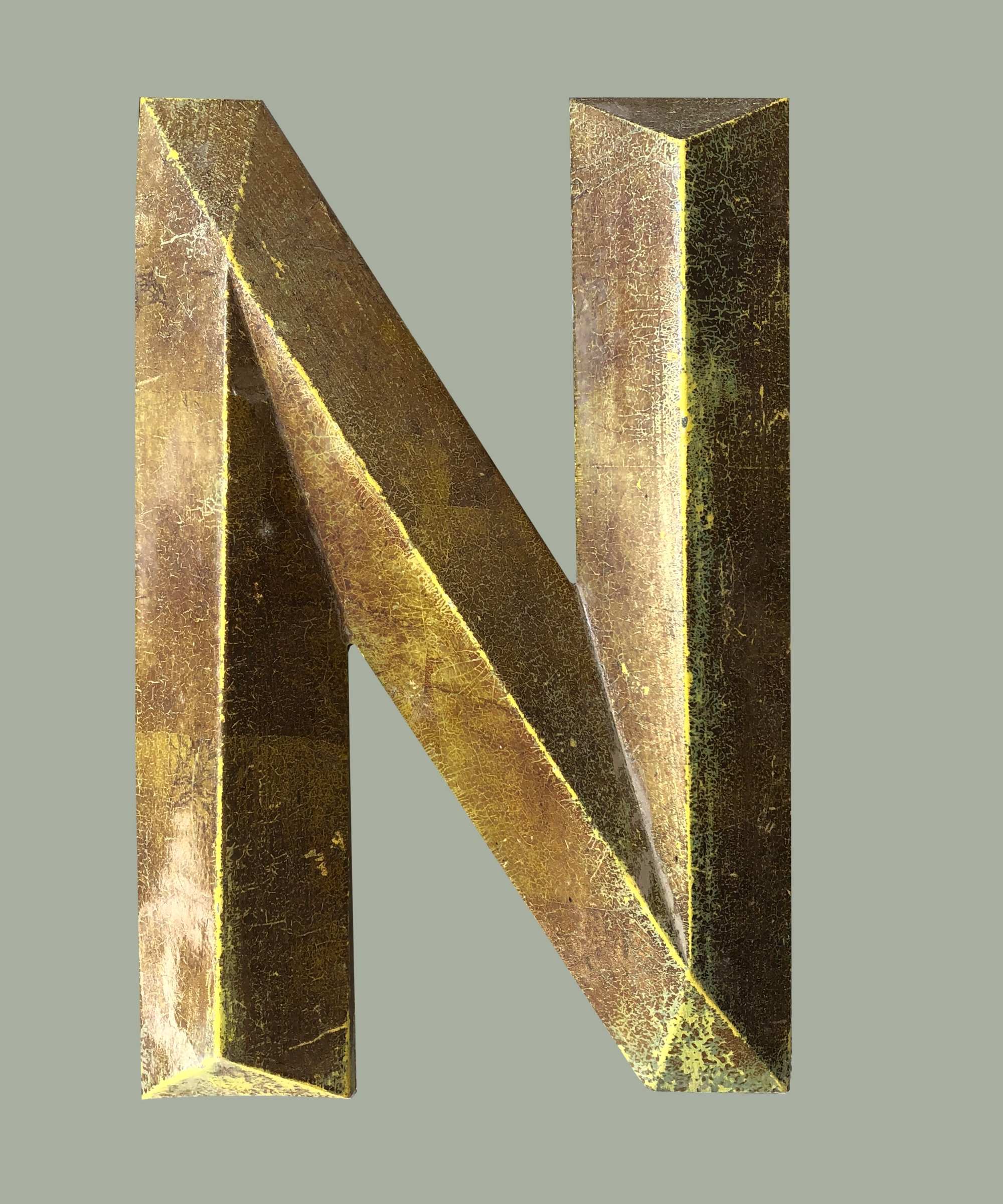 Vintage metal letter gold-look "N"