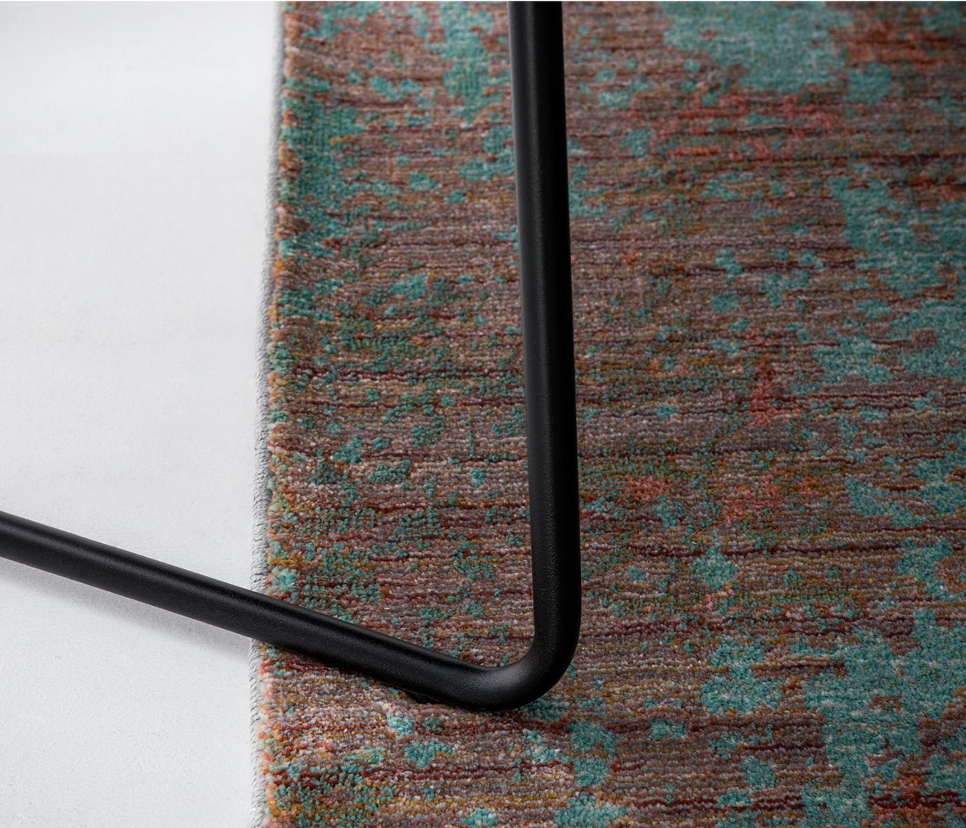 Armchair made of microfiber and steel Brown