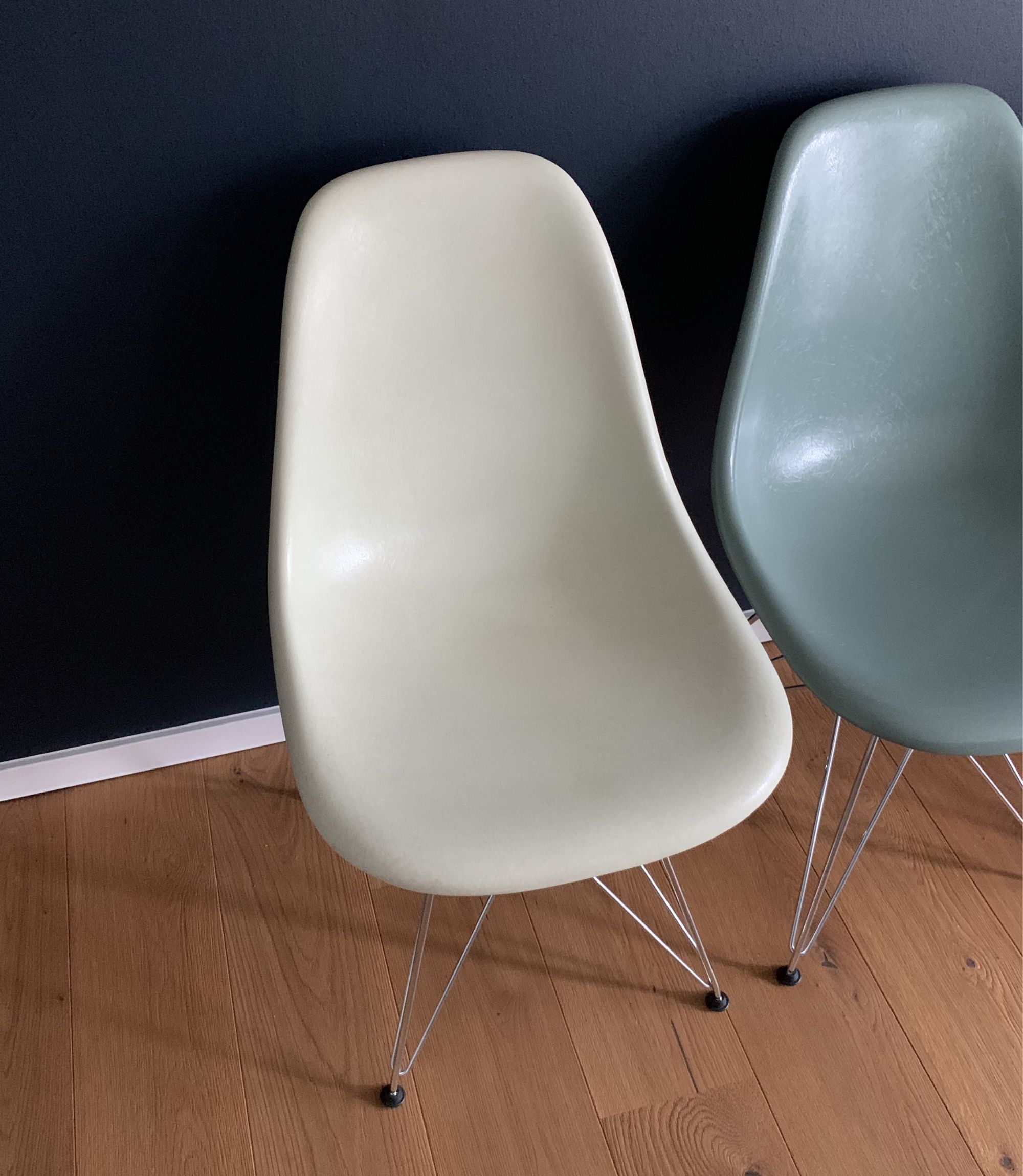 4x Eames Fiberglass Side Chair DSR 