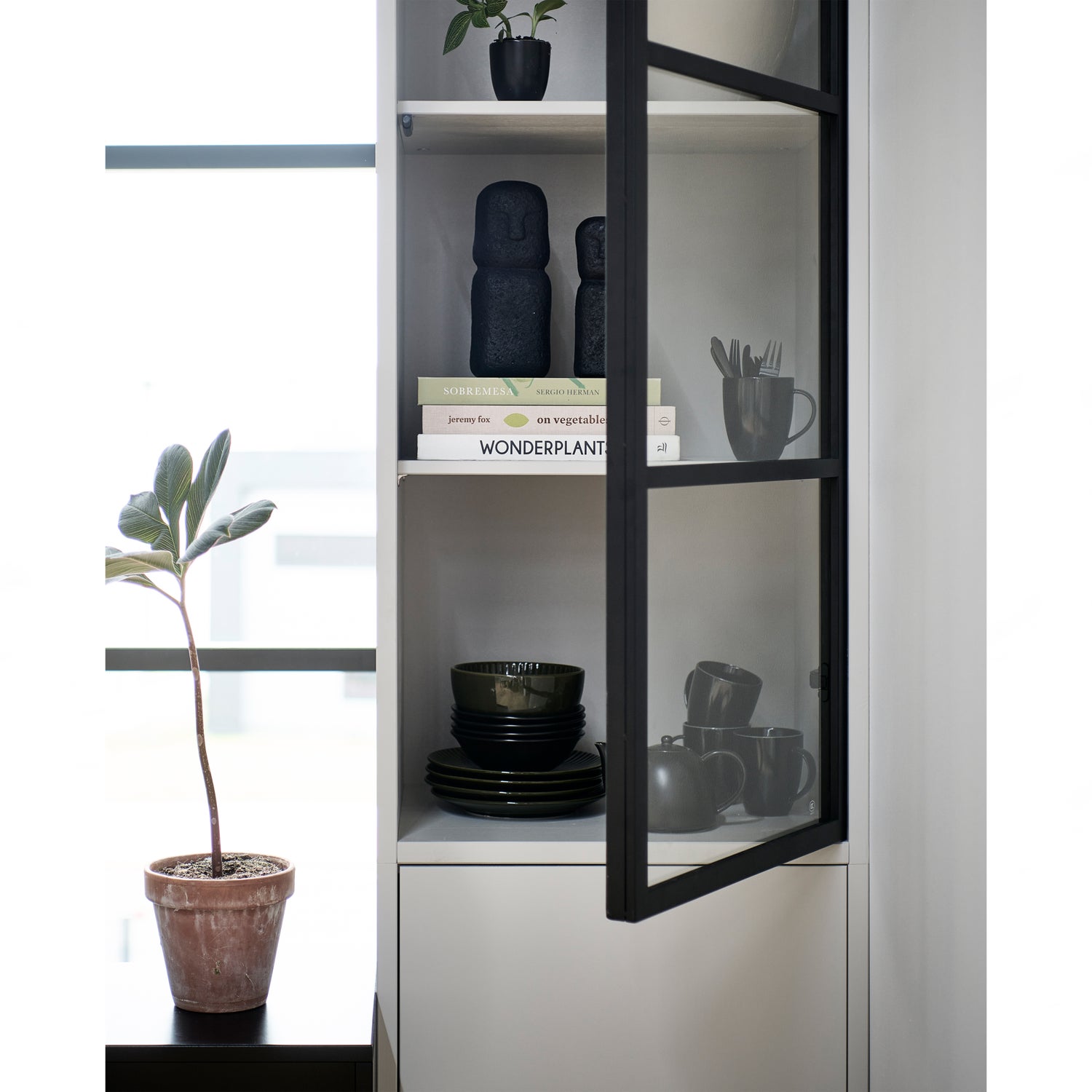 Basic Schrank Holz Grau