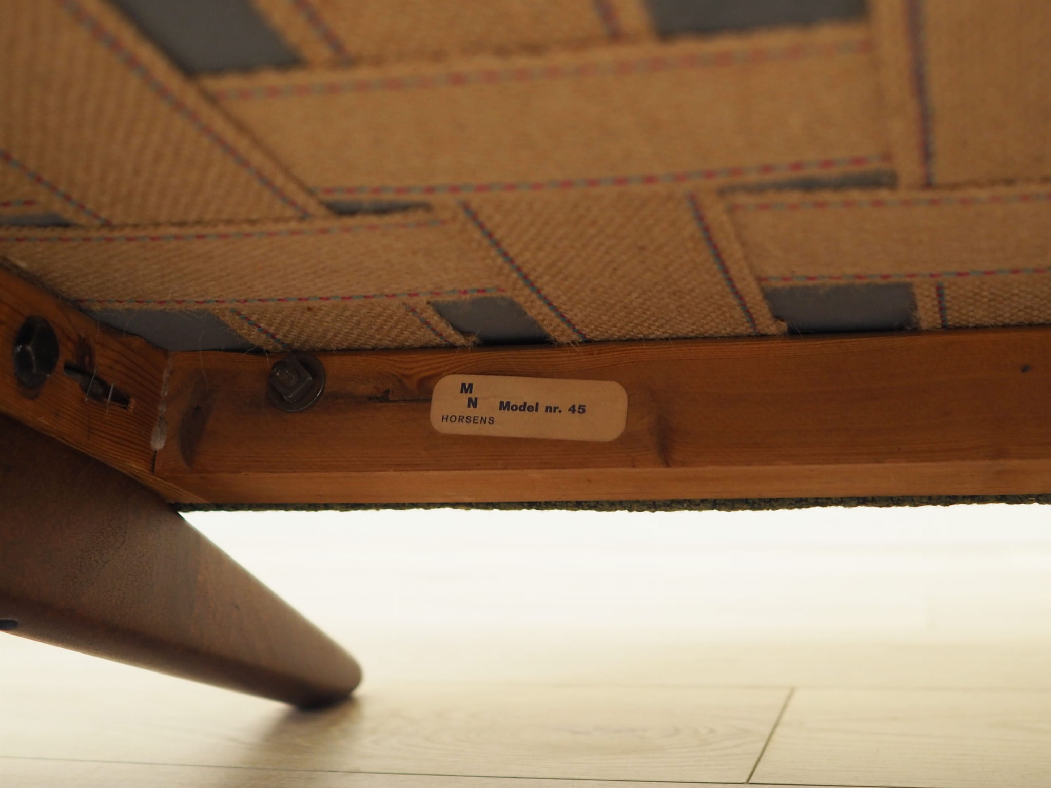 The only German parts of the text translate to:Armchair Green 1970s