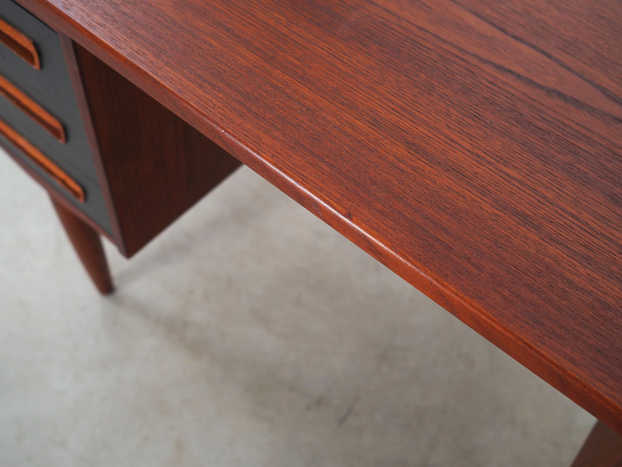 Vintage Schreibtisch Teakholz Braun 1970er Jahre
