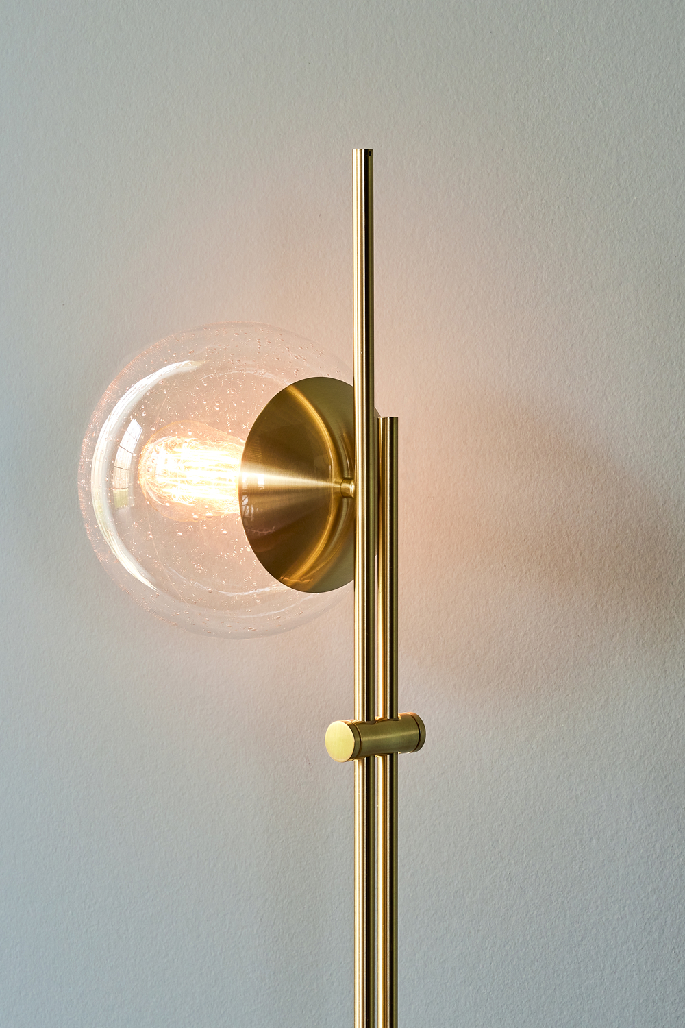 Bubble Stehlampe Messingfarben