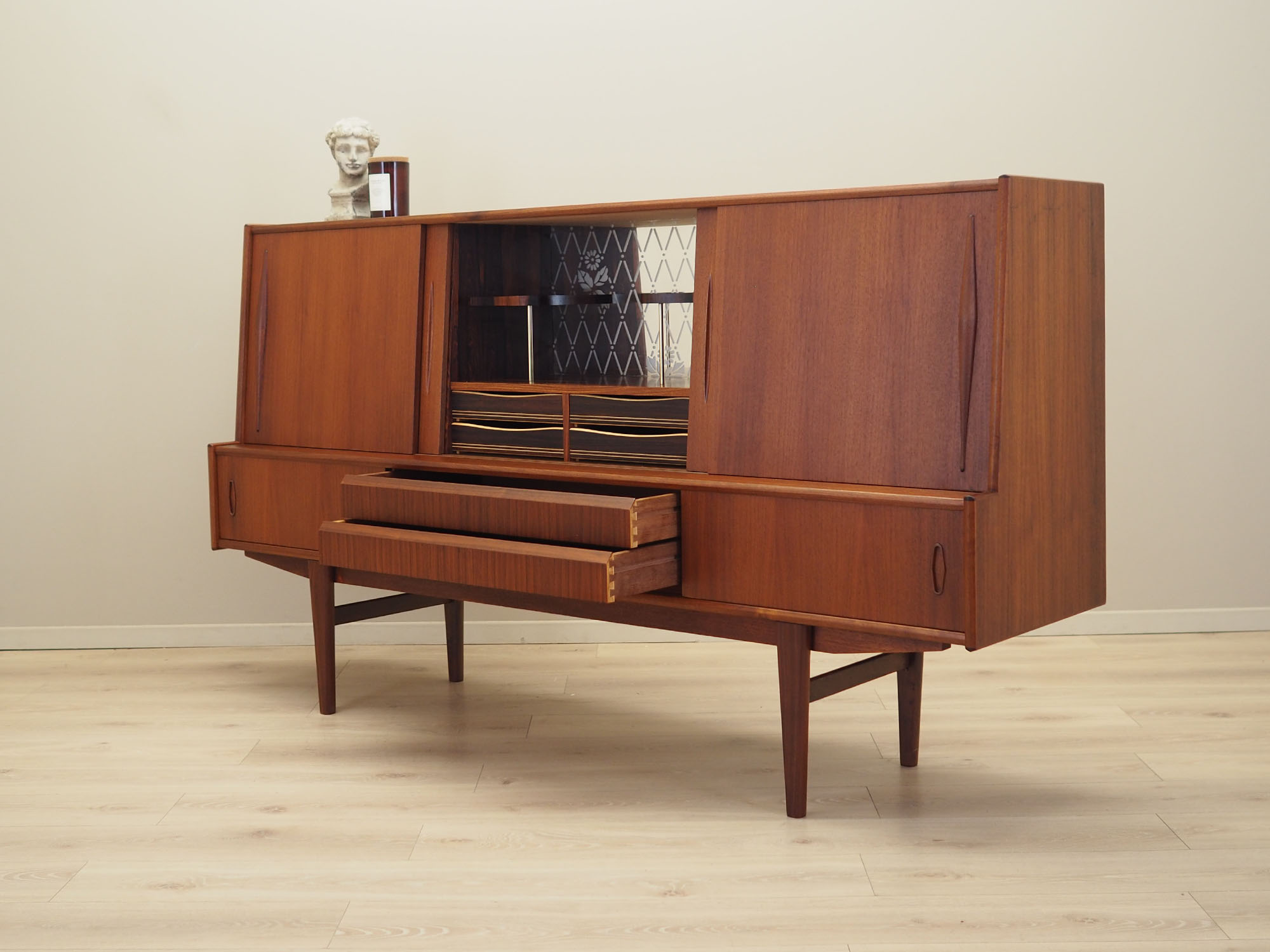 Highboard Teakholz 1970er Jahre