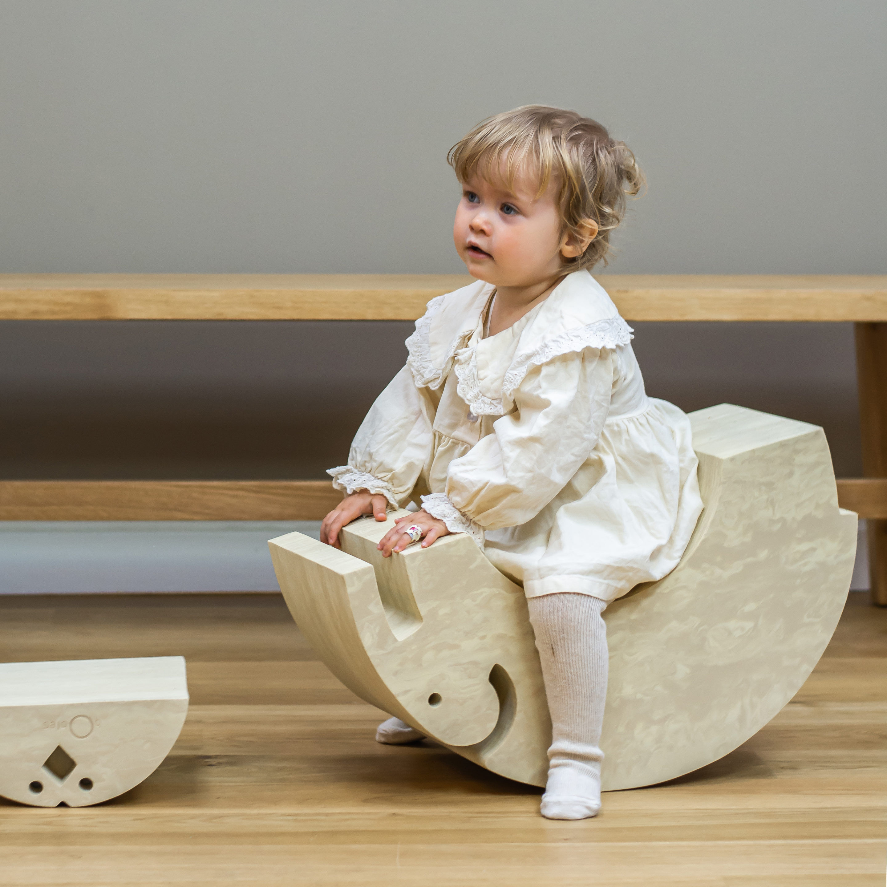 Elephant Large stool Sand