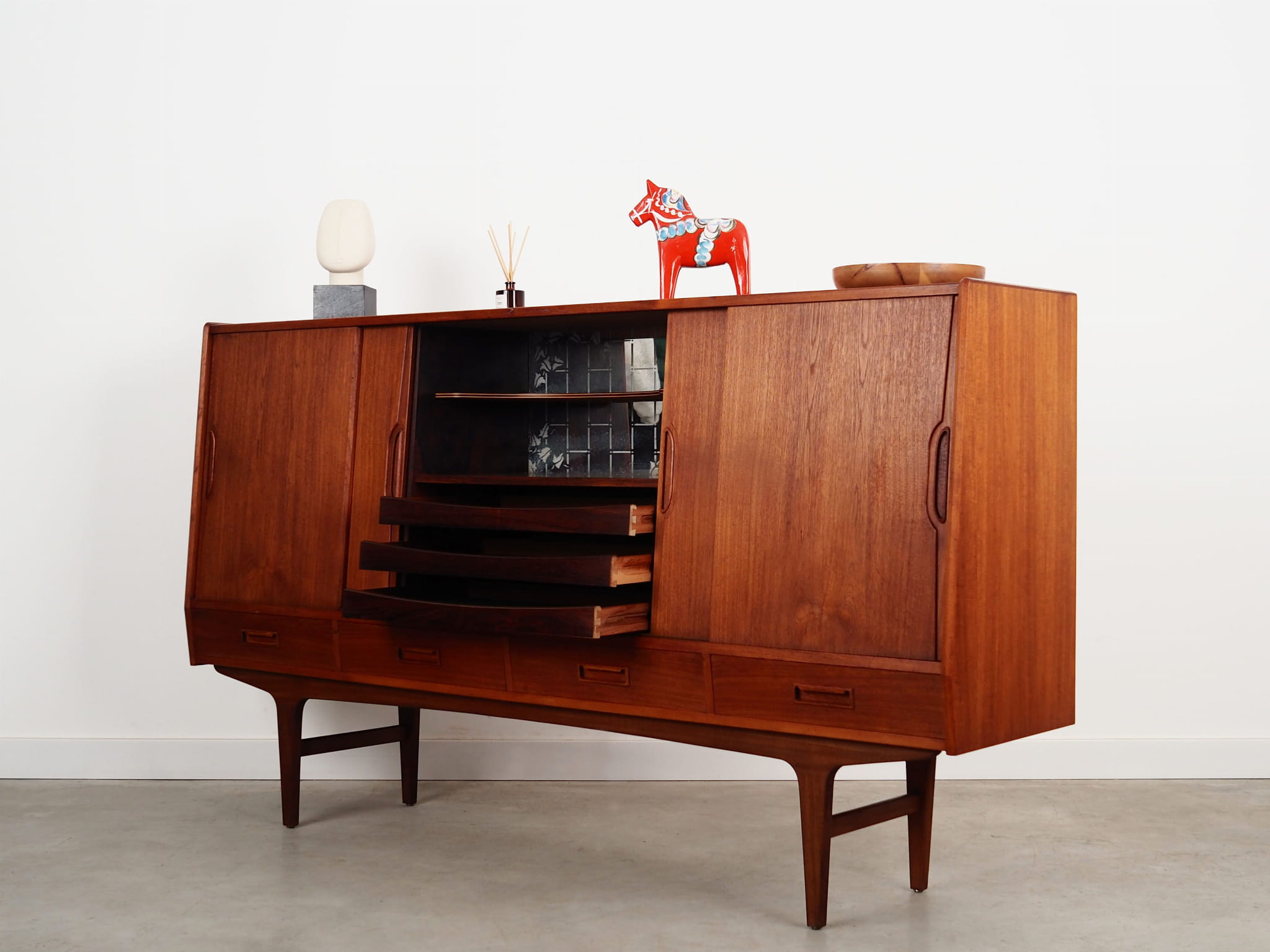 Highboard Teakholz Braun 1970er Jahre 