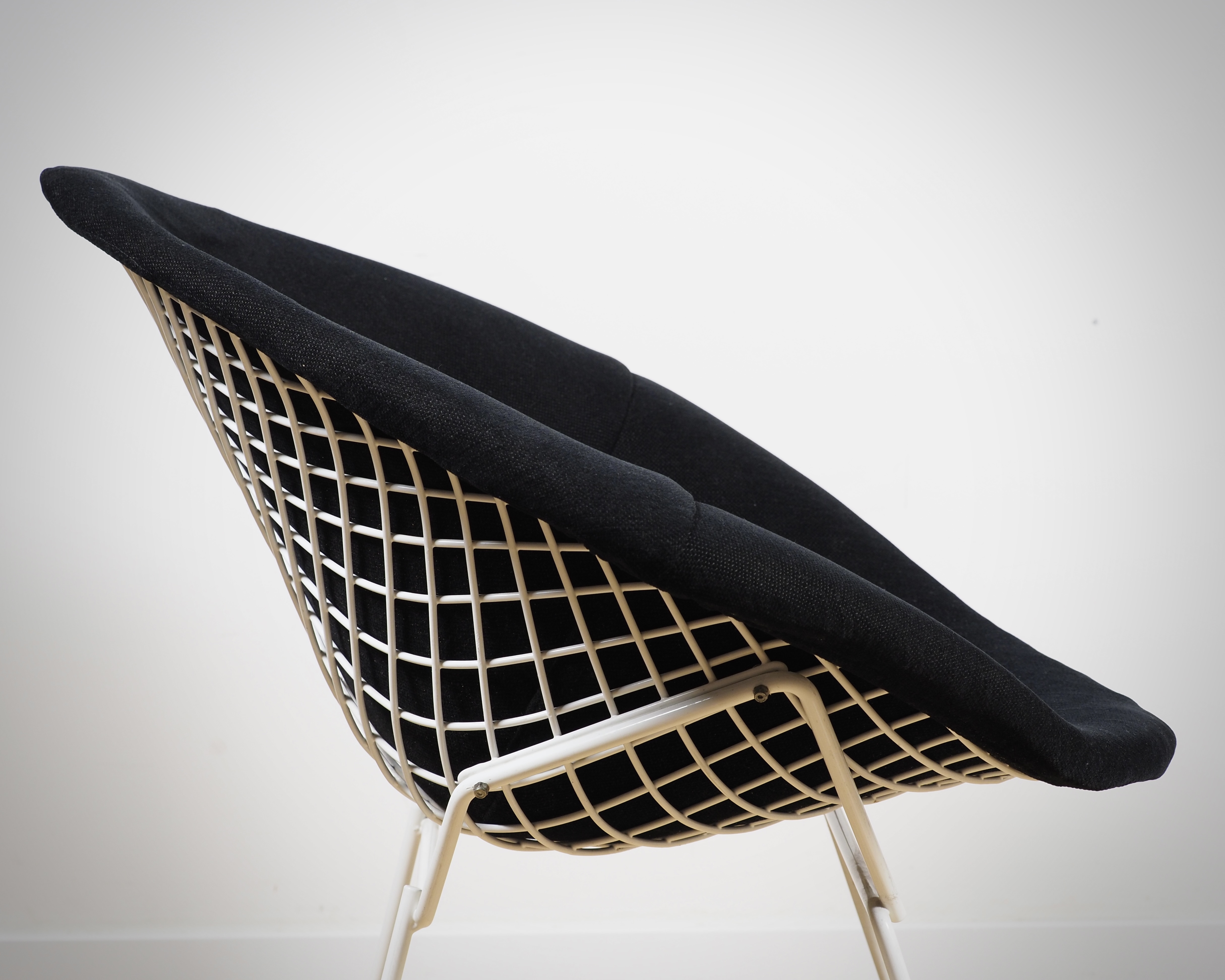 Bertoia Diamond Chair Stahl in Vollpolster