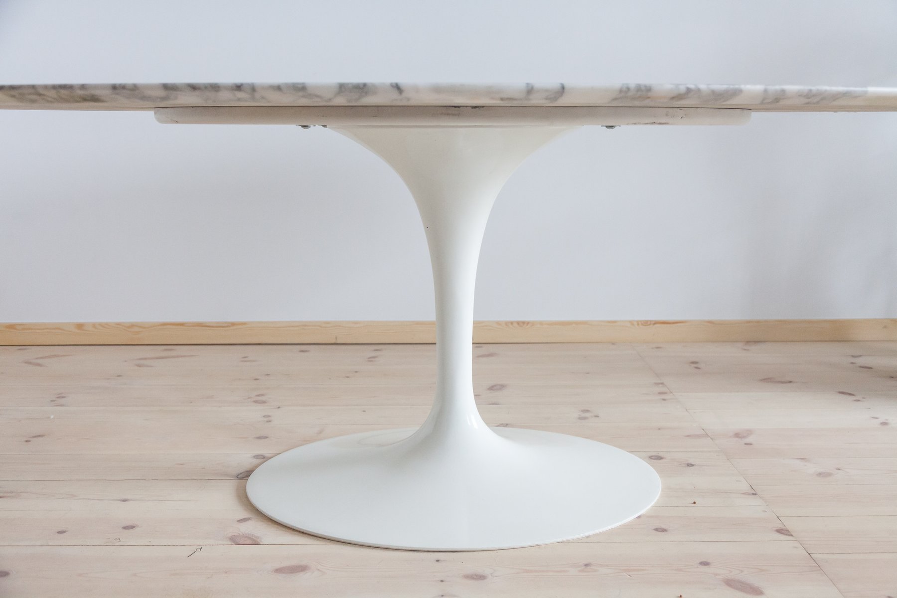 Vintage Eero Saarinen Tulip Esstisch Marmor Weiß