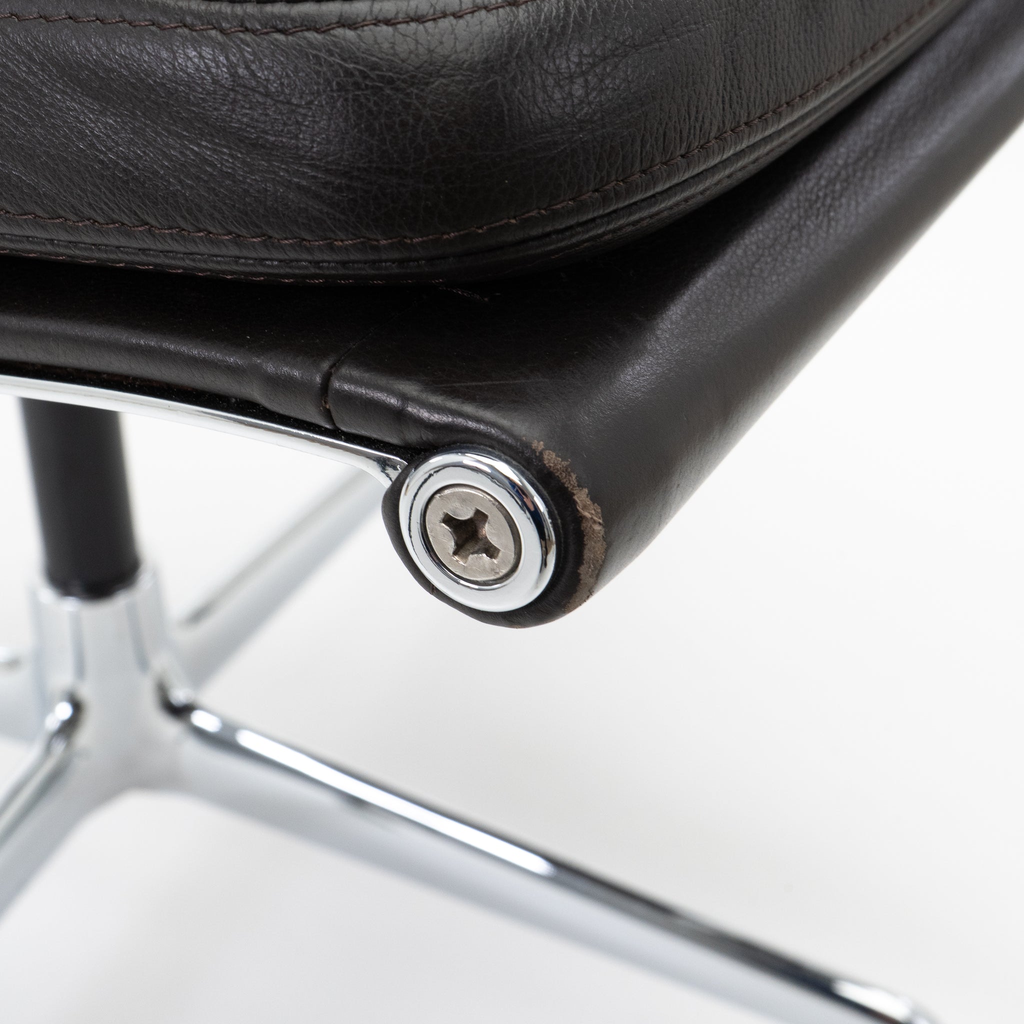 EA 208 Soft Pad Office chair Swivel Leather Brown