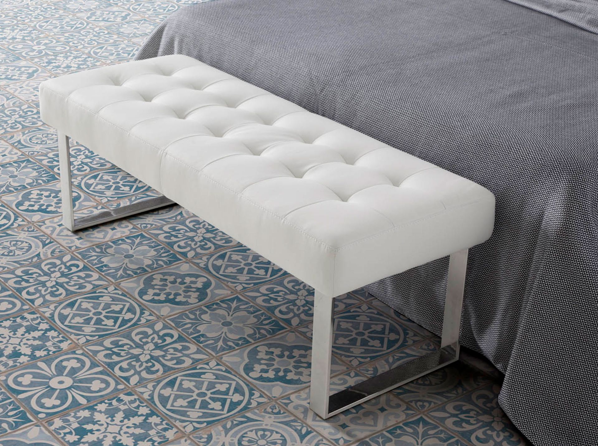 Panca in ecopelle bianca