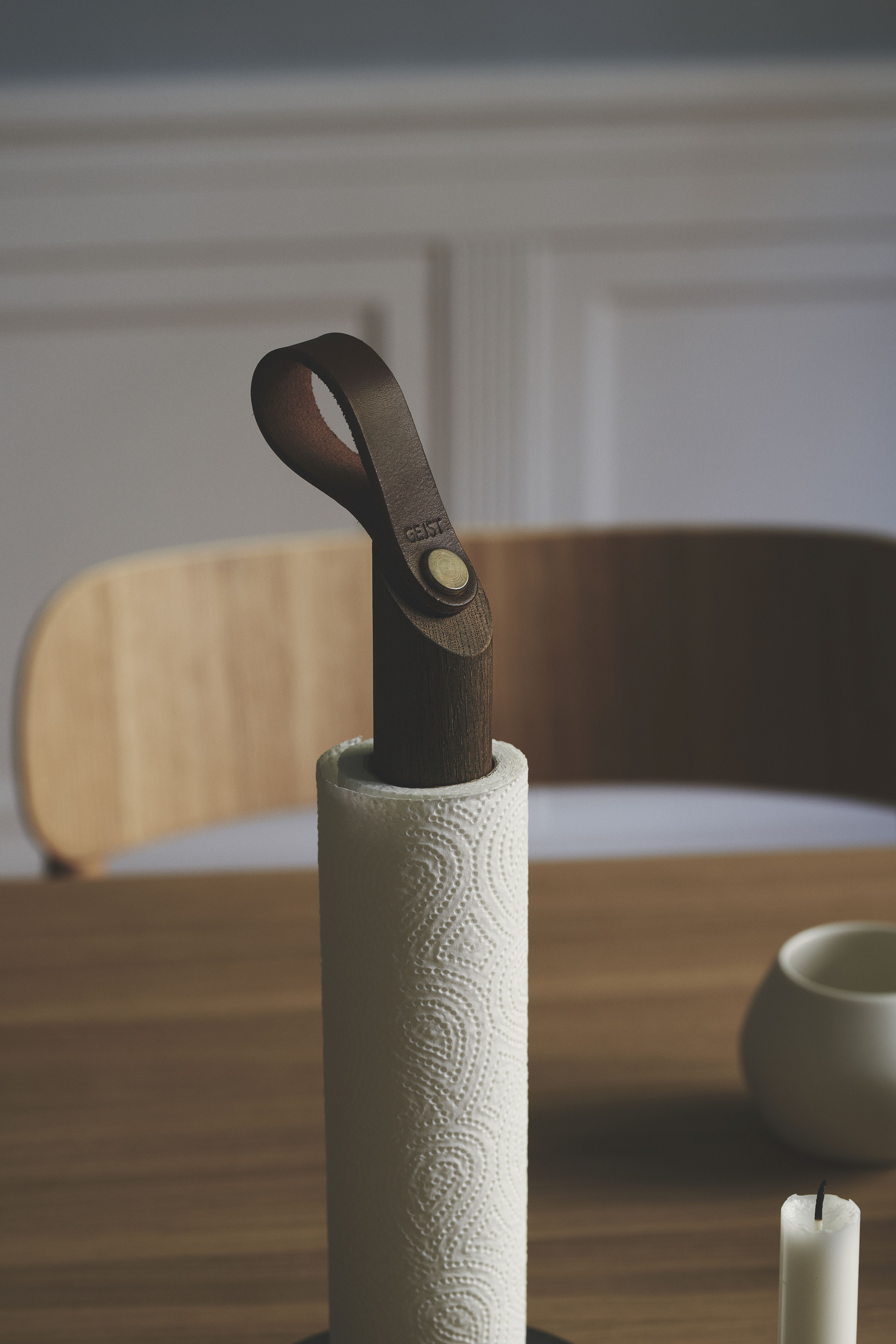 Grab Küchenrollenhalter Braun