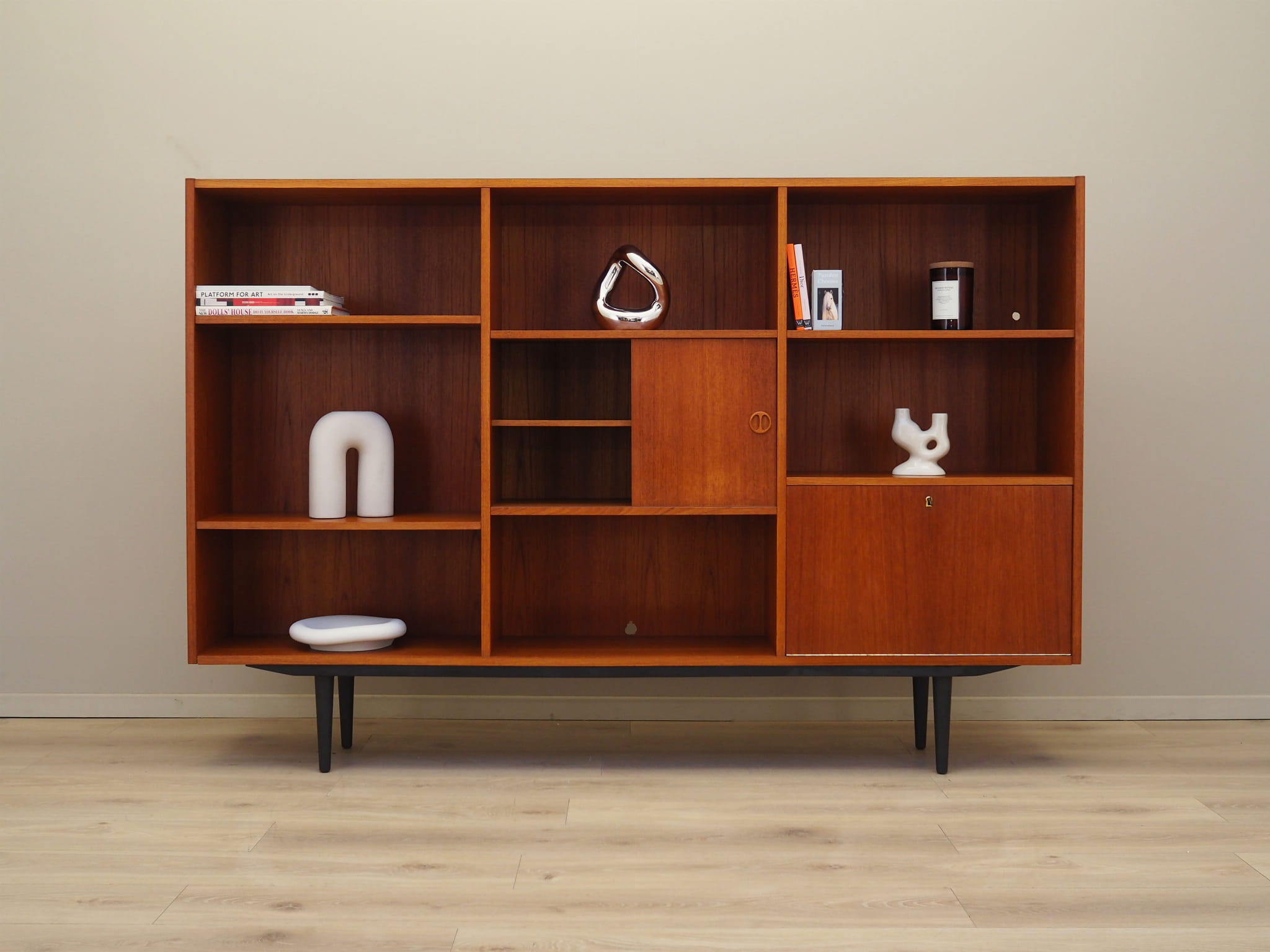 Regal Teakholz 1970er Jahre