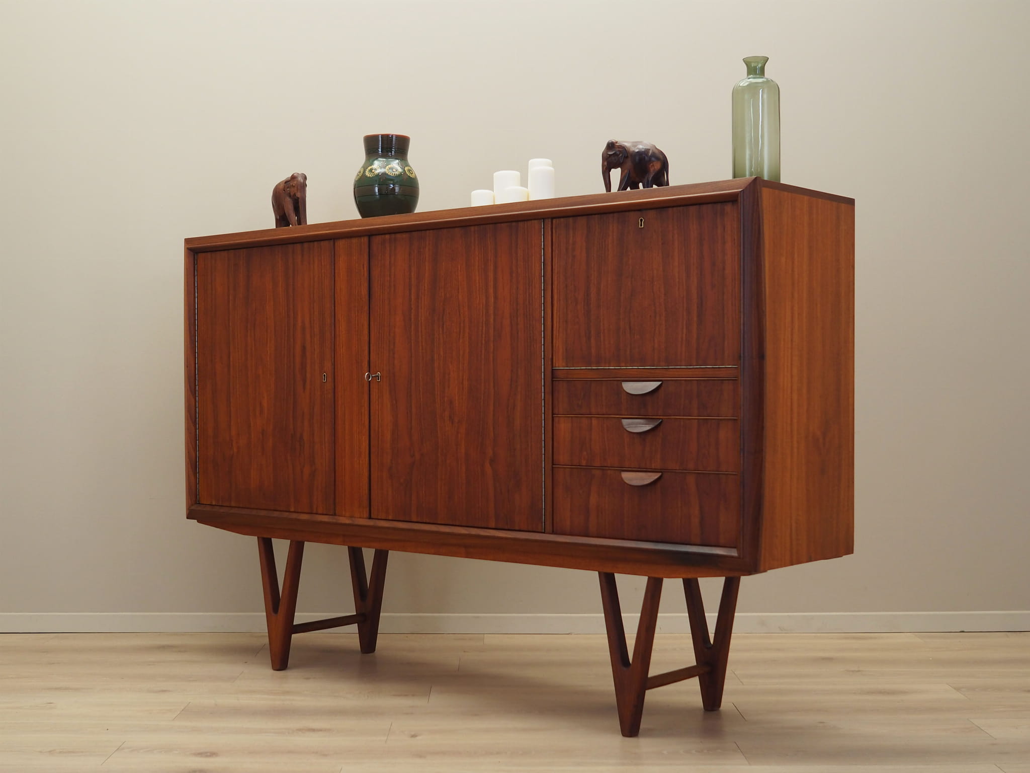 Vintage Highboard Teakholz Braun 1960er Jahre