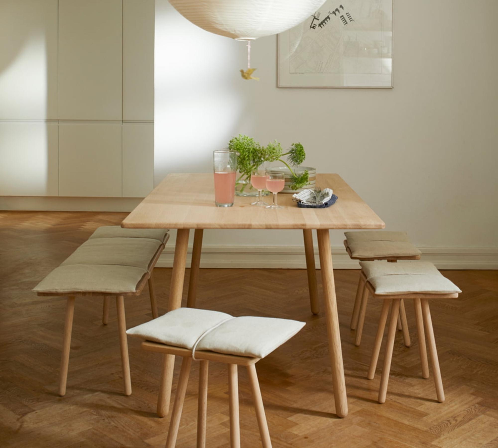 Minimalistischer Esstisch aus Eichenholz