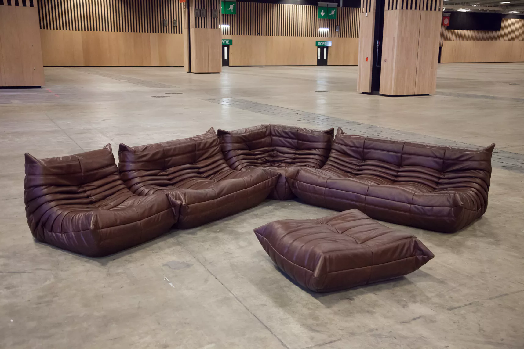 Togo armchair Pull-Up-Leather Chocolate Brown