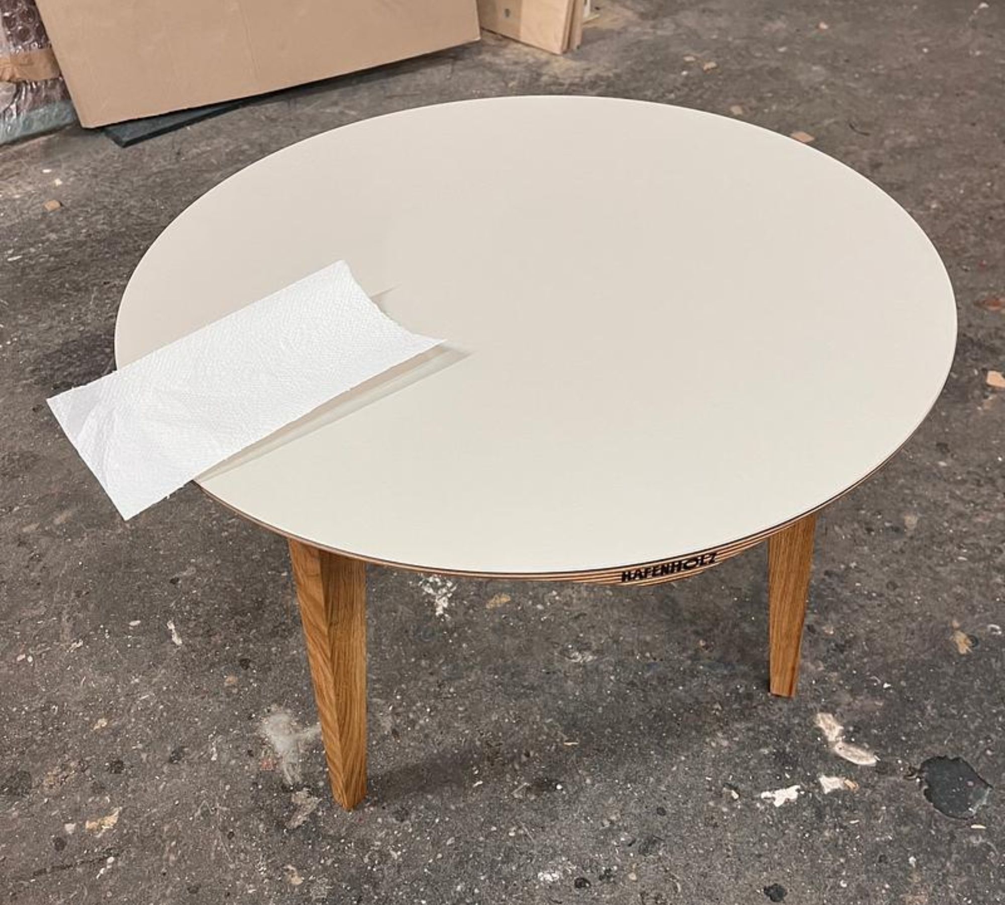 Beluga Couchtisch Linoleum Mushroom Ø 57cm