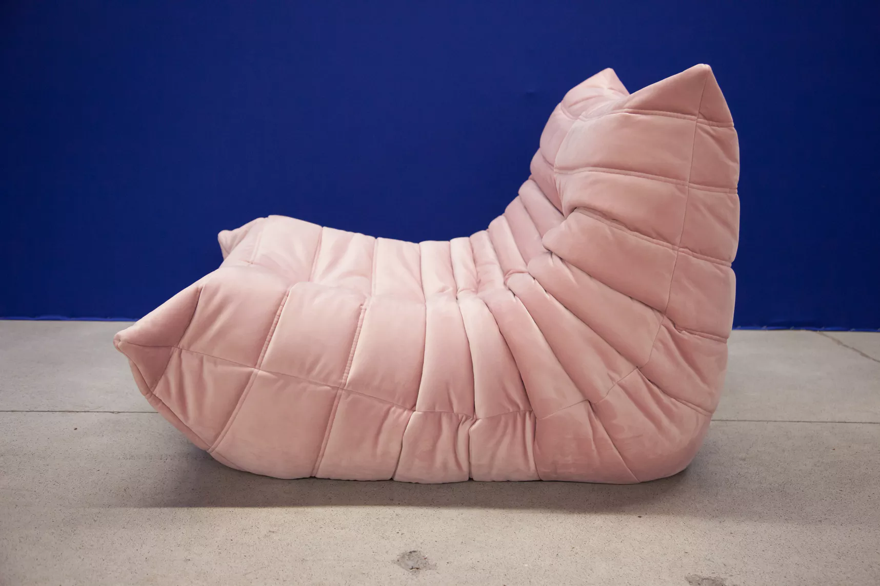 Poltrona Togo velluto rosa chiaro