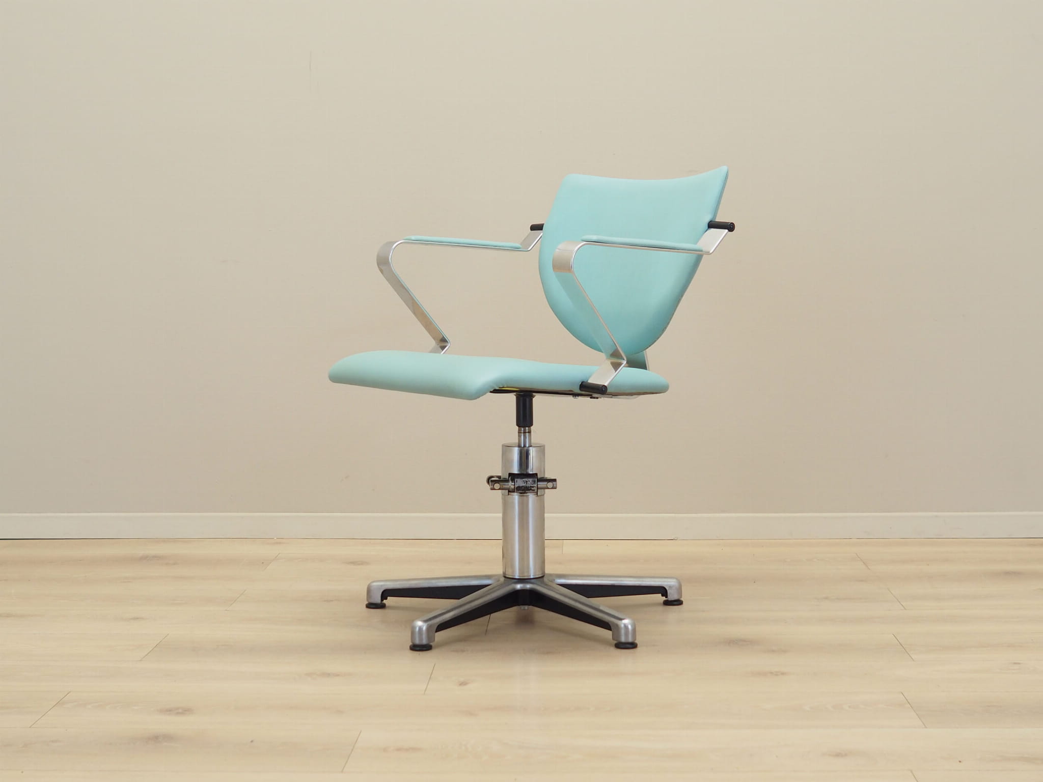 Barber chair Leather Blue 1980s